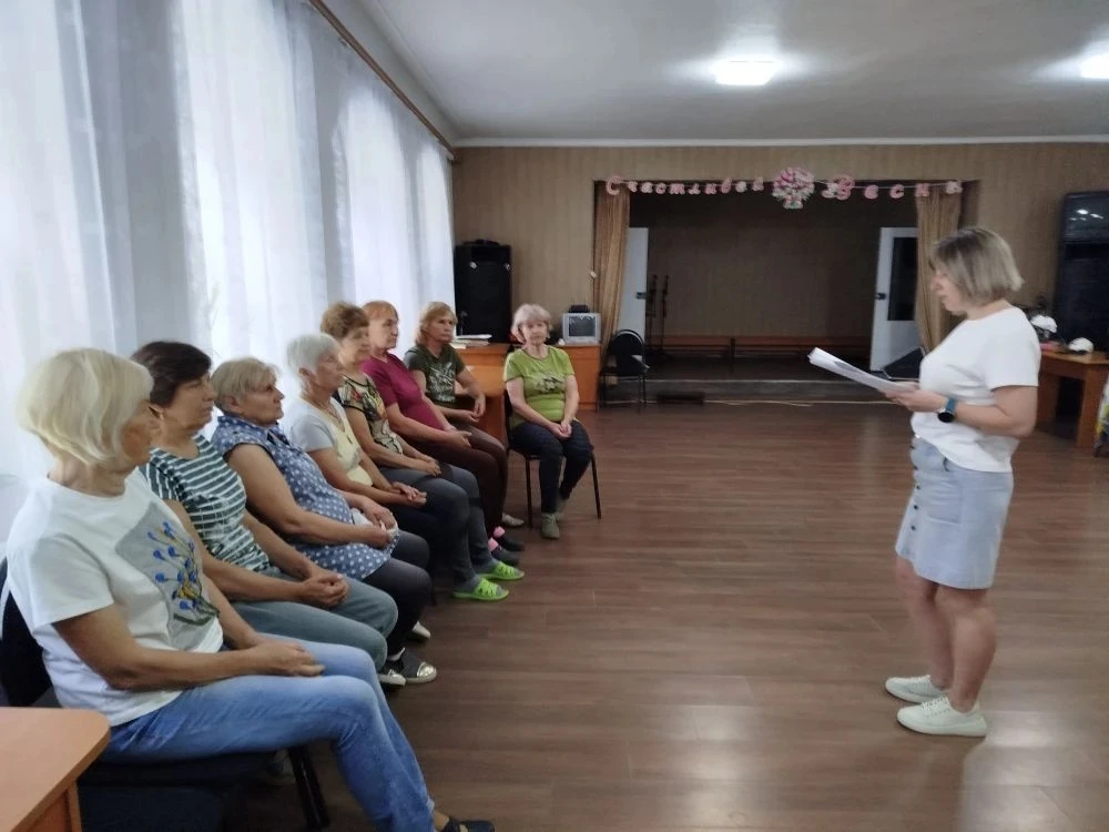 В отделении дневного пребывания граждан пожилого возраста и инвалидов ГБУ ЛНР «Старобел...