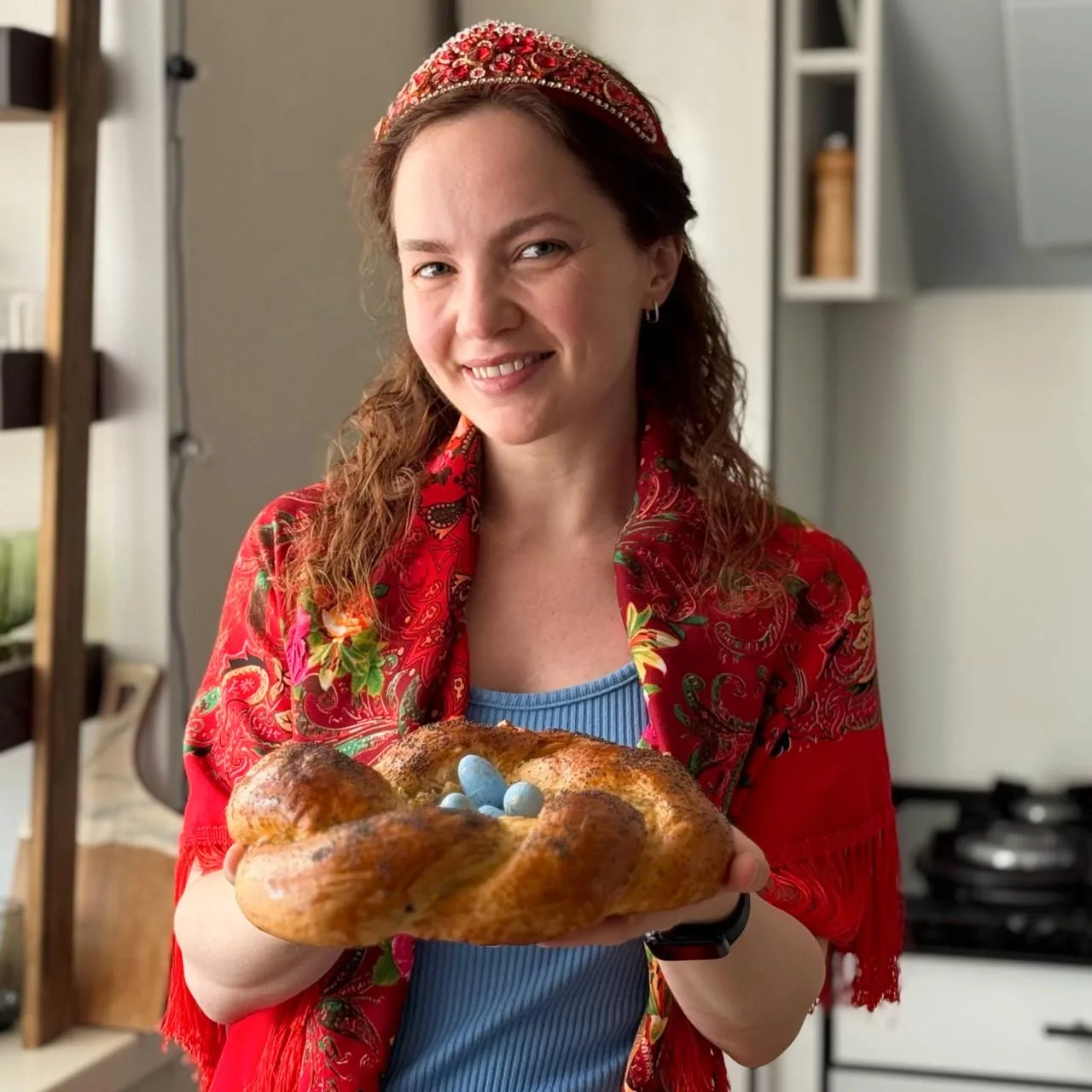 Смотрите, какой пасхальный веночек мы для вас сняли!   Он такой же вкусный, как кулич (и тоже готови