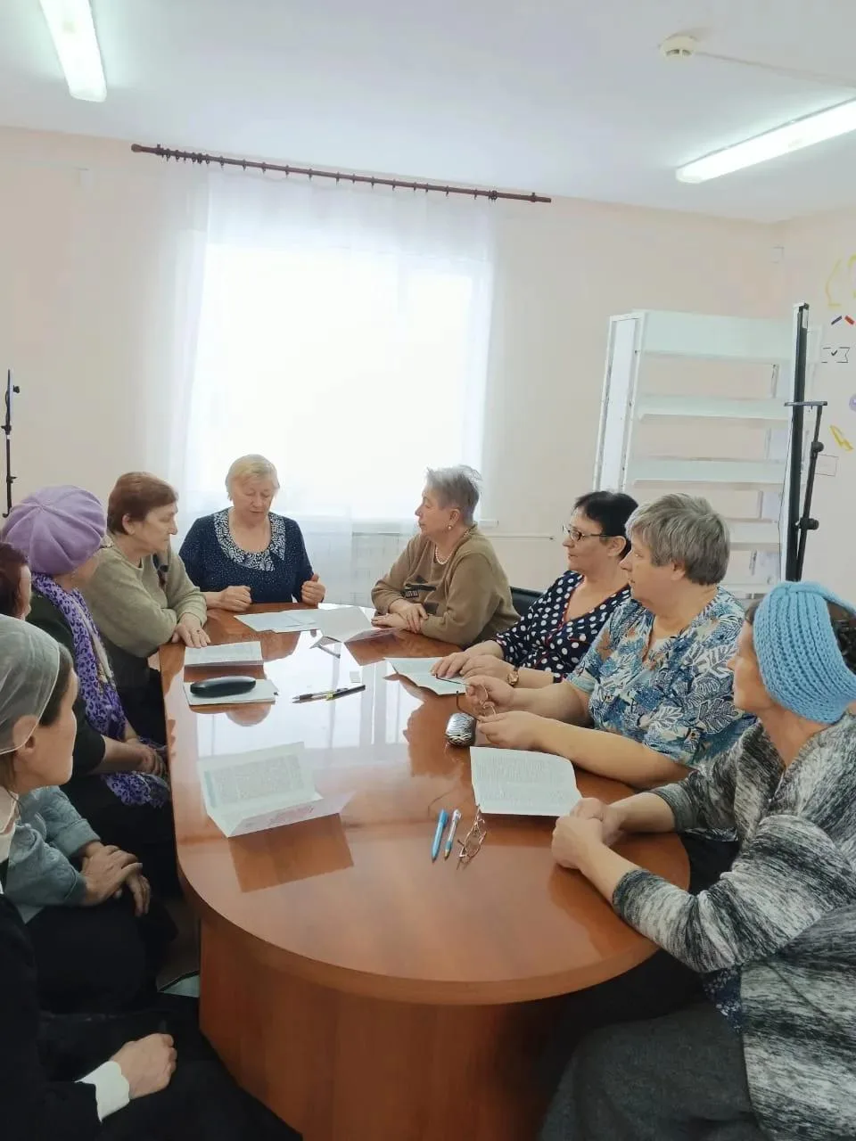 В Александровском районе работает школа ухода за гражданами пожилого возраста и инвалидами. 
На заня