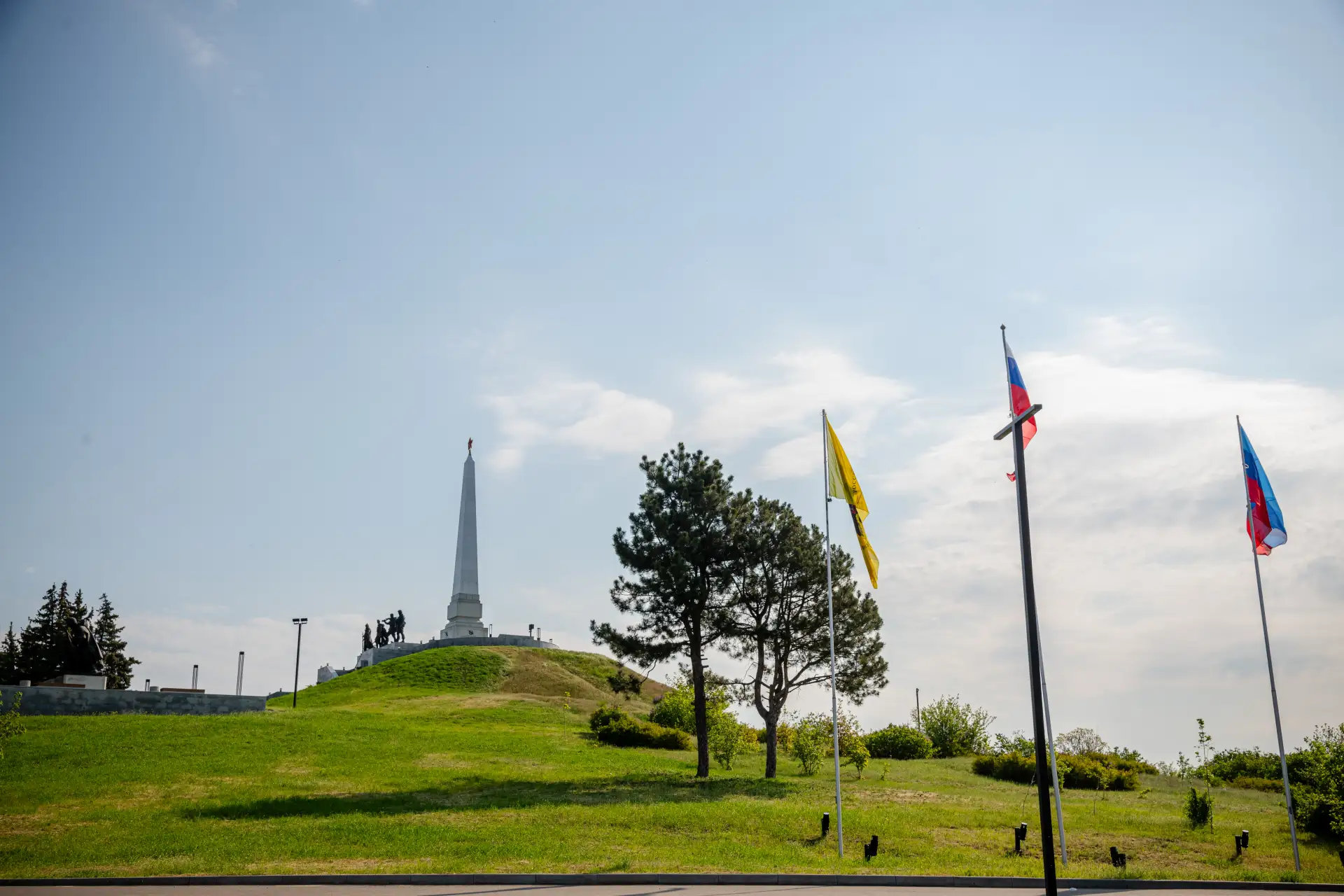 Возложил цветы к мемориалу «Острая Могила». Это особенное место на луганской земле. Здесь, среди тиш