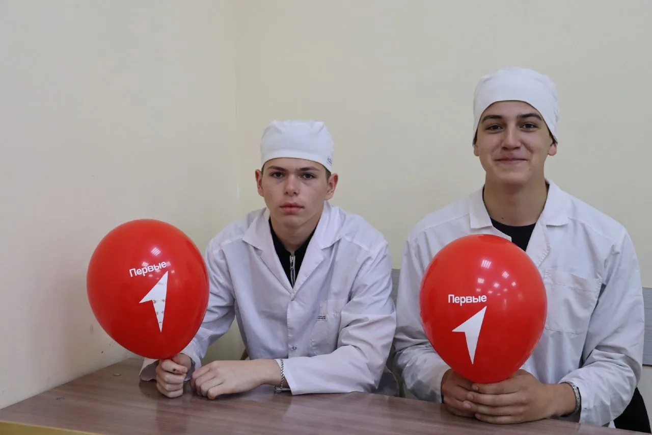 С Днем детских общественных объединений!

Вручили благодарности самым активным участникам конкурса п