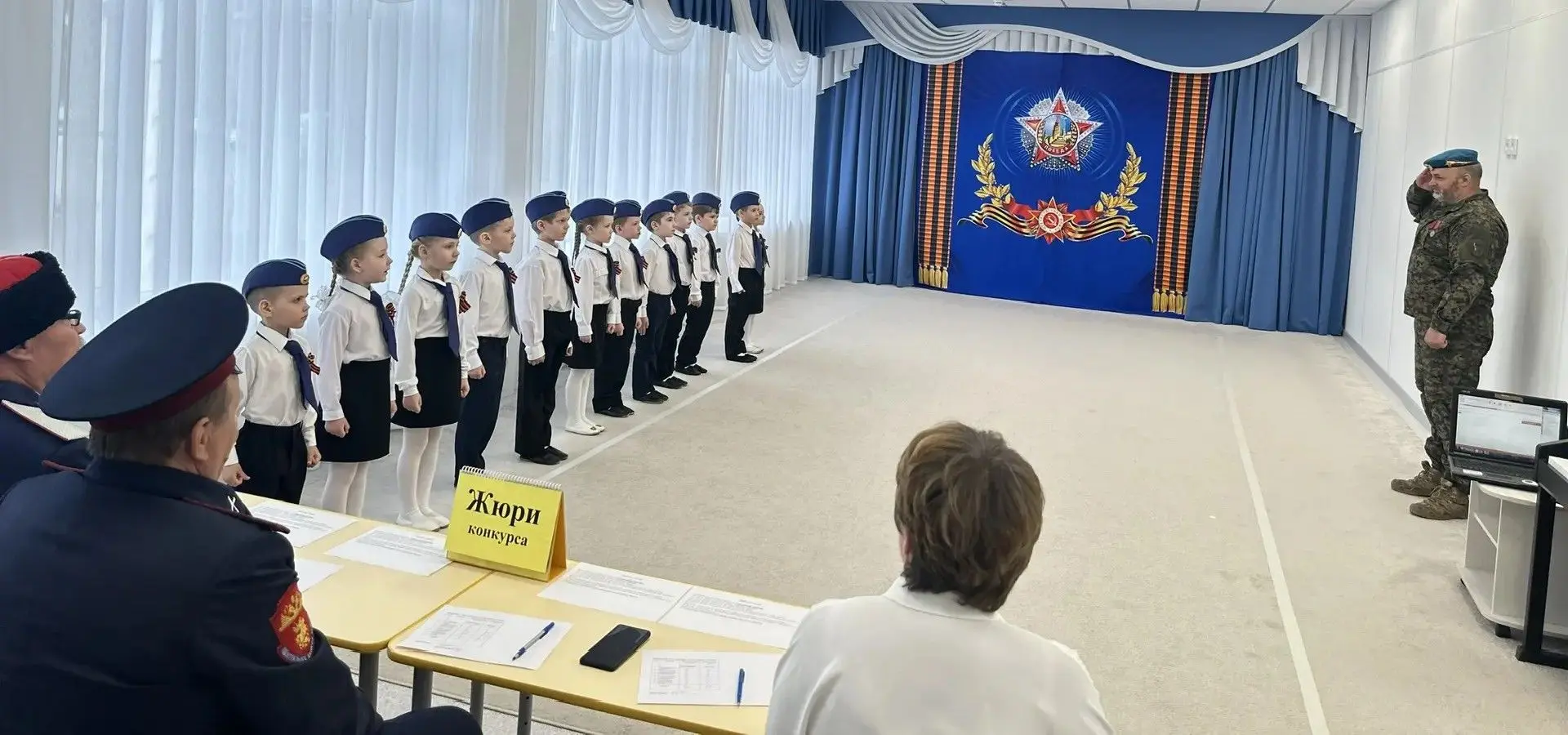 В дошкольном  отделении «Полянка» с большим  успехом  прошёл конкурс      "Строя и песни", посвящённ