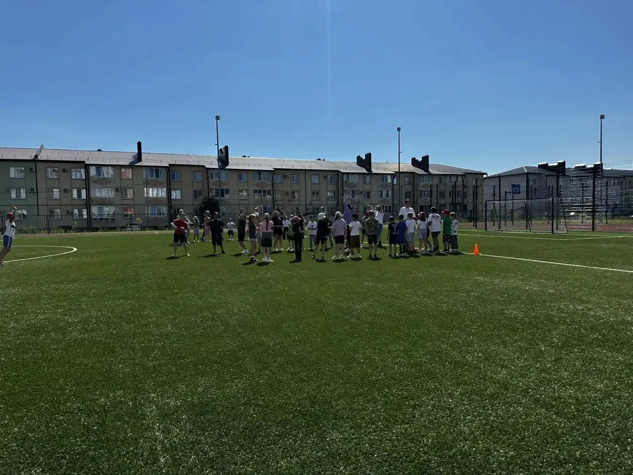 Спорт, смех и импровизация! 🏃‍♂️🎭 Как прошёл этот безумный день в «Стране приключений»!💪🏻

 В ла