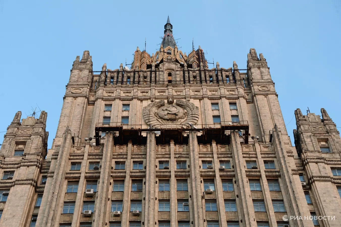 МИД России вновь предостерег иностранных граждан и персонал дипмиссий от поездок на Укр...