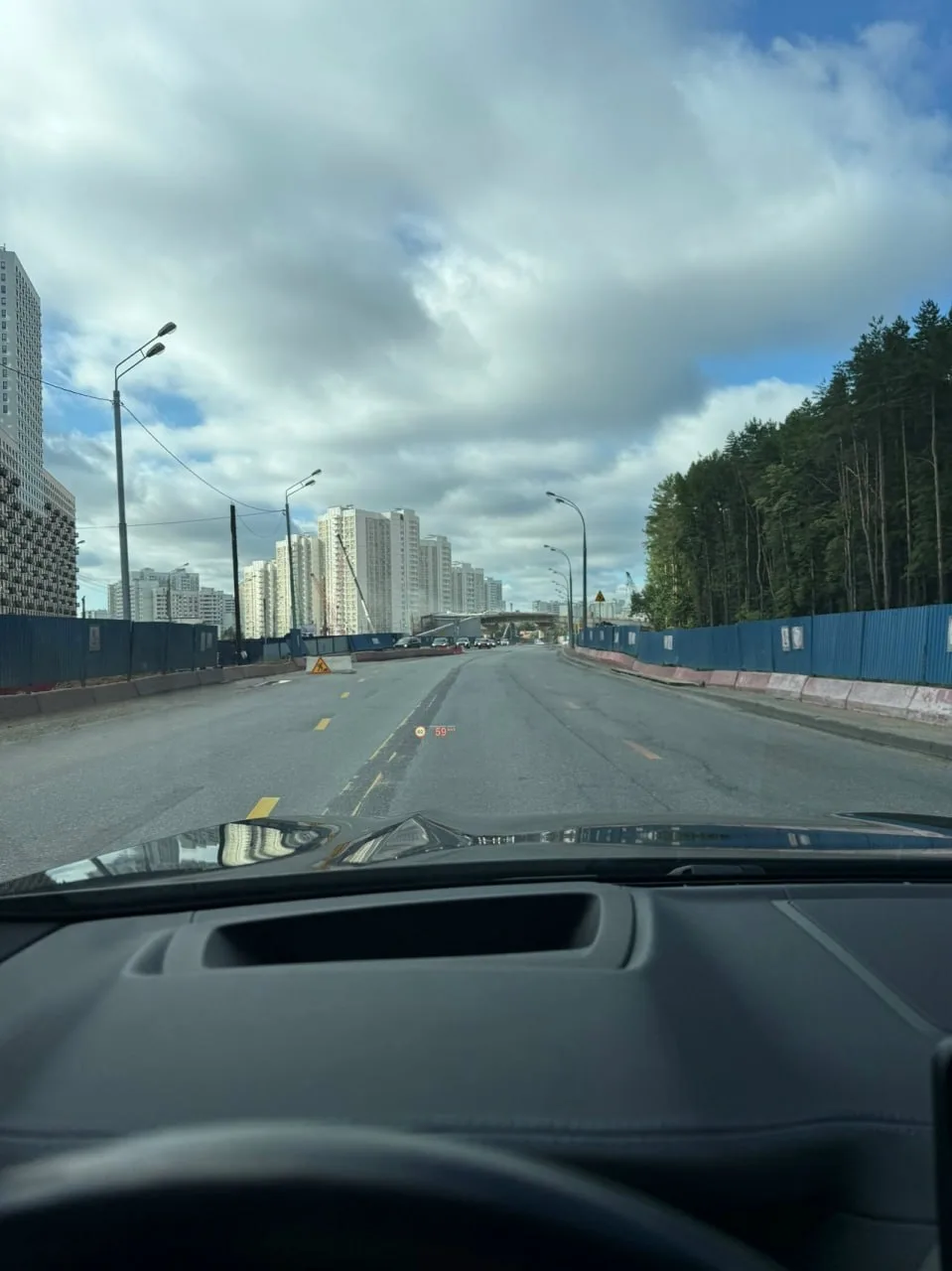 Соседка Алёна поделилась фотографиями временного участка дороги, на котором недавно уло...