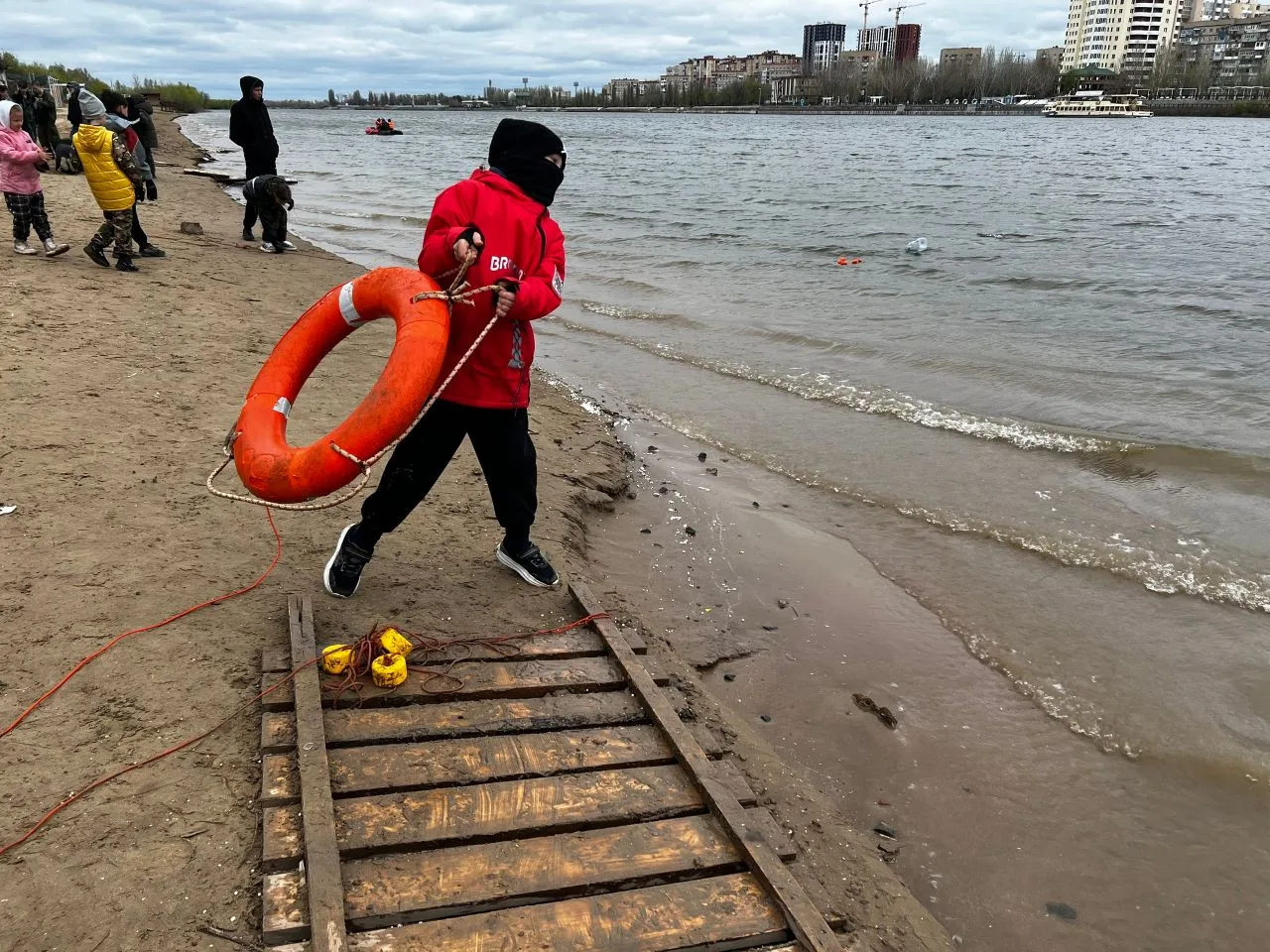 Кадеты-спасатели "Школы безопасности" научились спасать утопающих 🚣‍♂️🦸‍♂️🛟🌊
