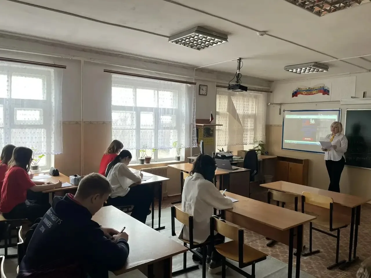 «Россия — семья семей»  18 марта в нашей школе по инициативе советника директора по воспитанию Васил