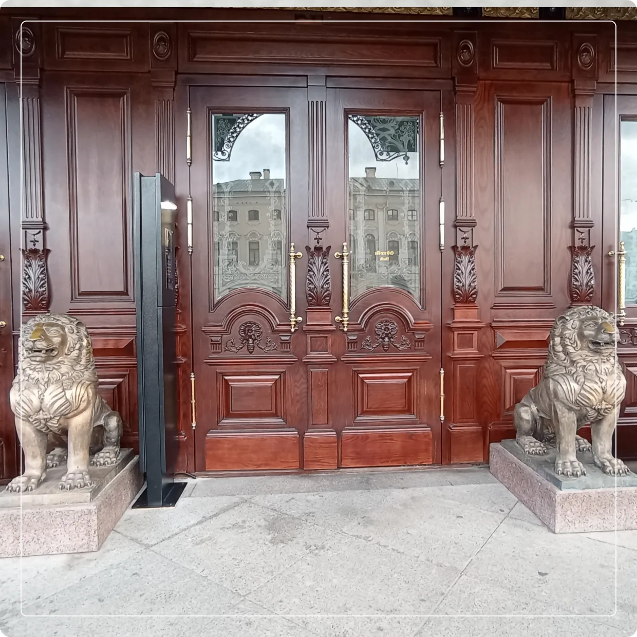 Дом Чичерина: три столетия на одном перекрёстке 🏛️✨