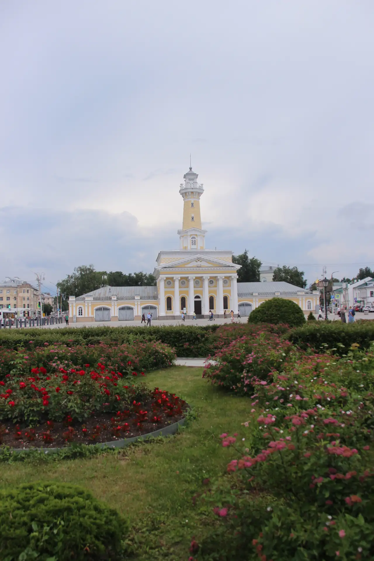 Сердце Костромы — сказочная «Сковородка» и купеческие ряды

Уютная классика: Гуляем по самому красив