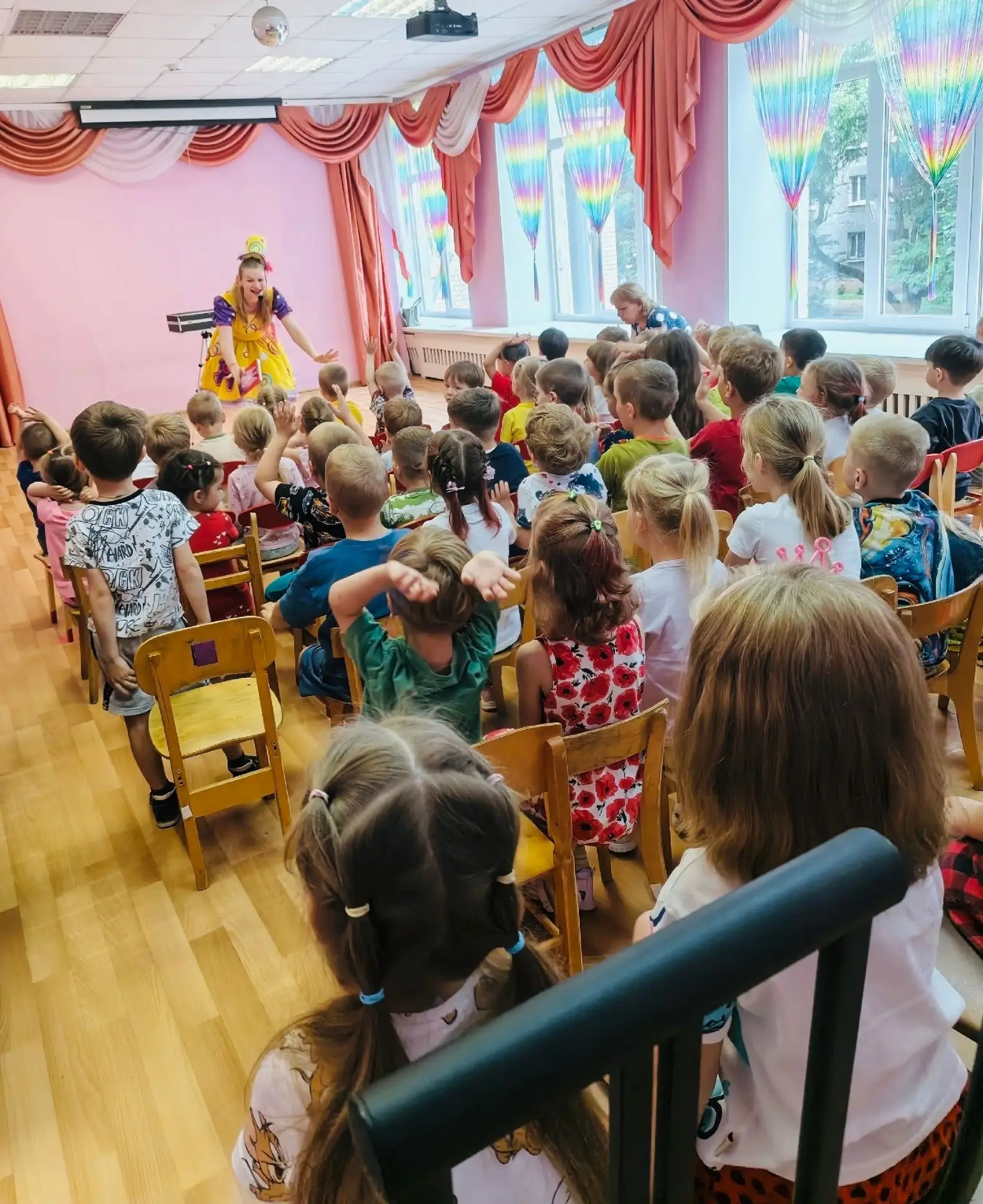 ООО, КОНЕЧНО! ДАВАЙТЕ ДОБАВИМ ПОБОЛЬШЕ ДЕТСКОГО ВОСТОРГА! 😊✨

Вчера в нашем садике произошло что-то