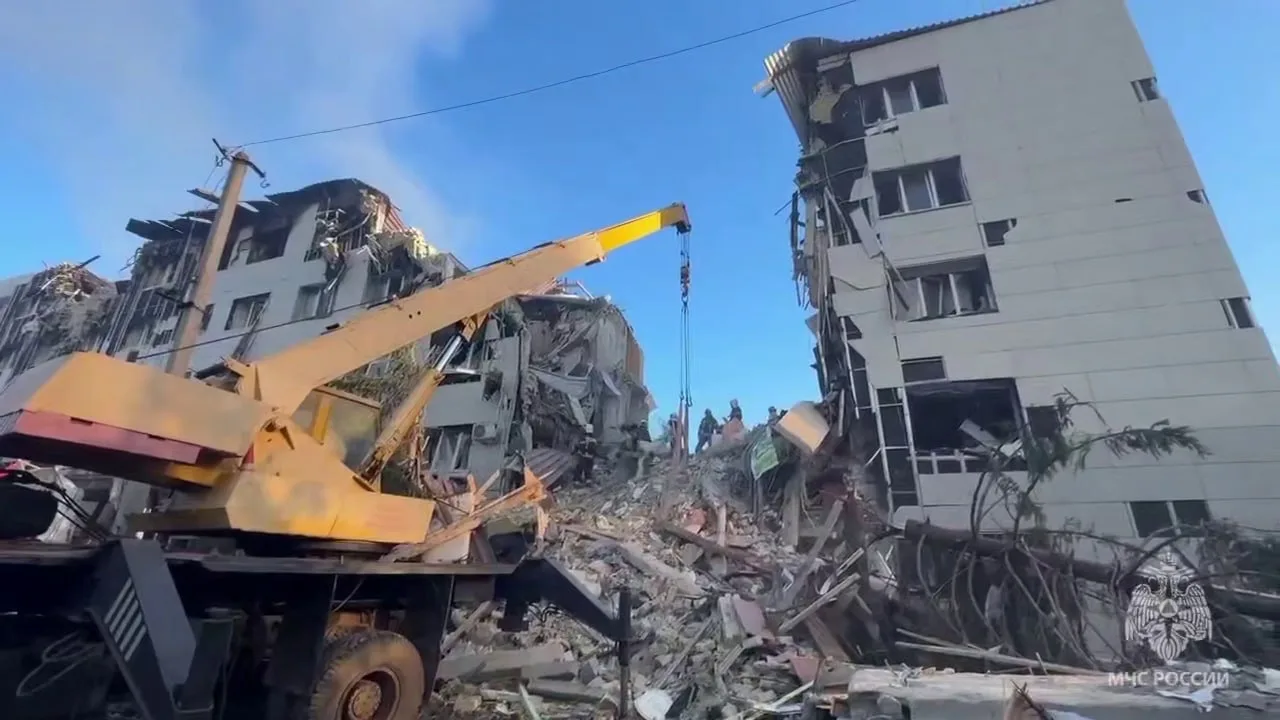 ВСУ прицельно били по общежитию с детьми и другим зданиям в Старобельске - удары нанесли с помощью ч