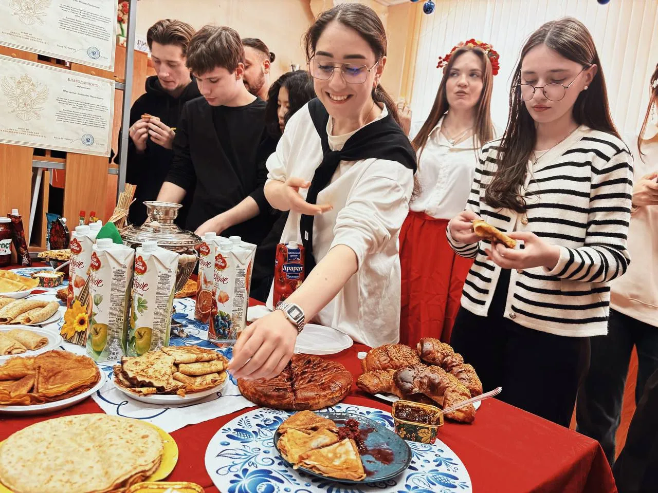 🍯 Как в университете зиму провожали: блины, конкурсы и народное гулянье! 🥞 В эту пятницу  наша студе