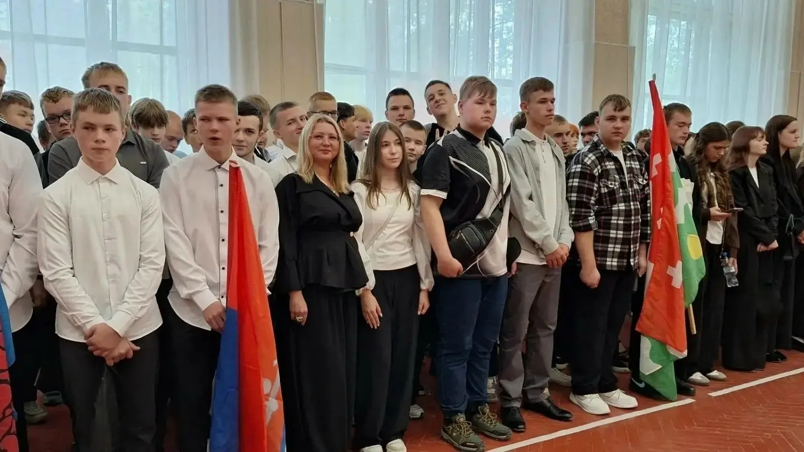 Торжественная линейка, посвящённая Дню знаний, прошла в Бежецком промышленно-экономичес...