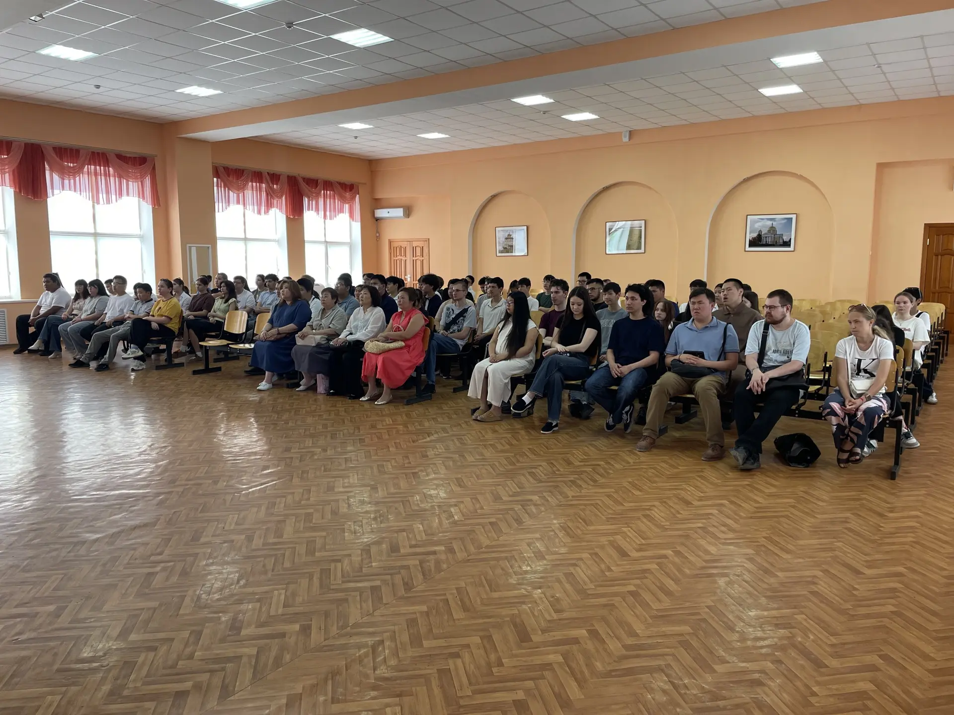 🎓 В колледже состоялась встреча выпускников с представителями Калмыцкого государственн...