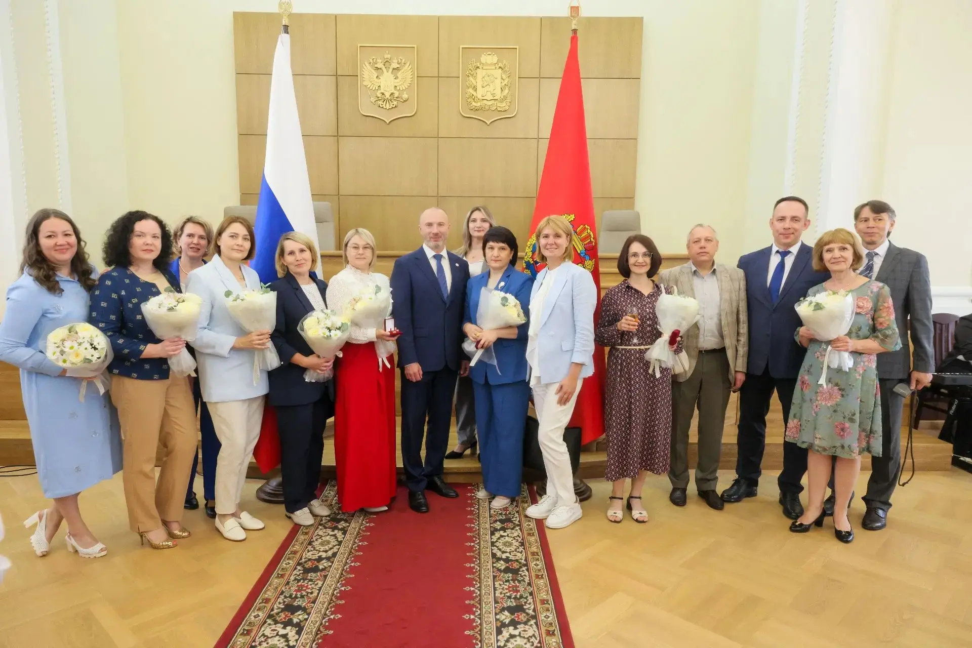 🏅 Награды за преданность делу

Сегодня состоялось вручение нагрудных знаков «За выслугу лет на служ