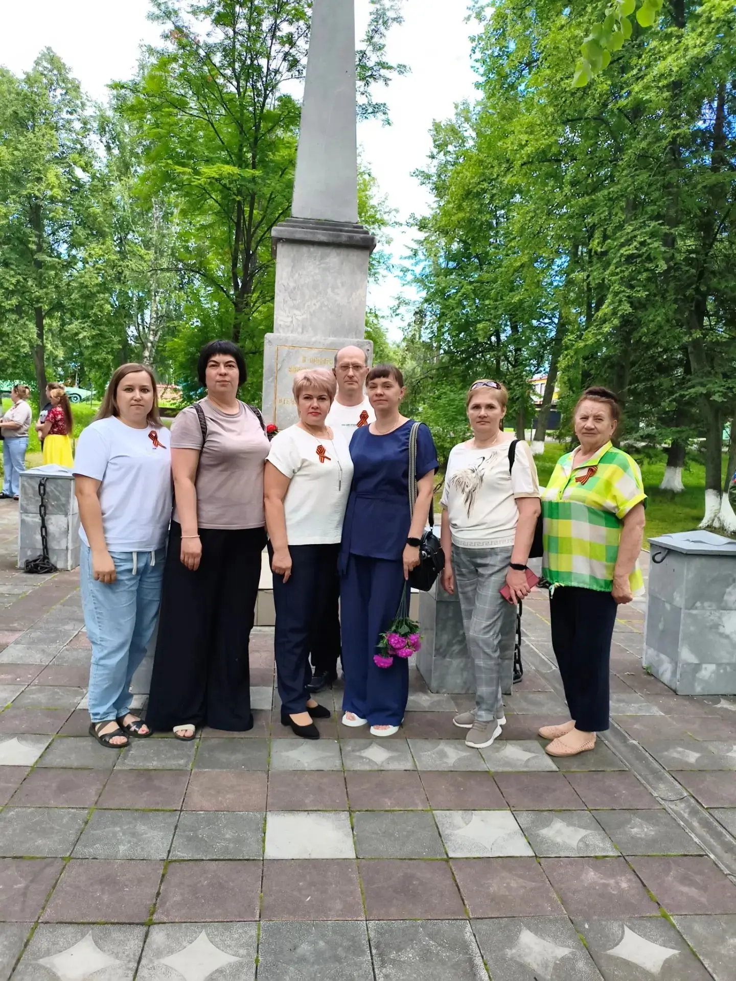 Сотрудники МКУ "Управление образования" Гаринского муниципального округа приняли участие в акции "То
