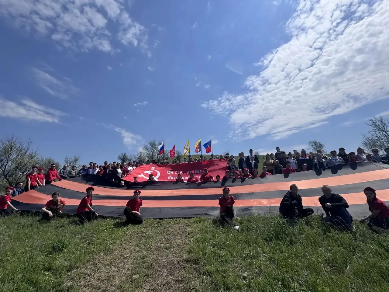 Сегодня в округе состоялся велопробег «Эстафета Победы». Колонна велосипедистов, словно...