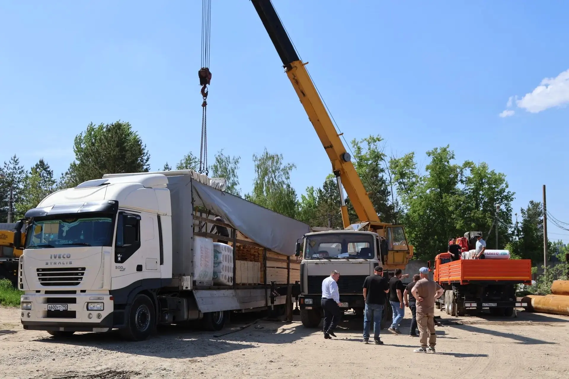 📦 Глава округа Сергей Мужальских передал очередную партию гуманитарной помощи участникам СВО  В горо