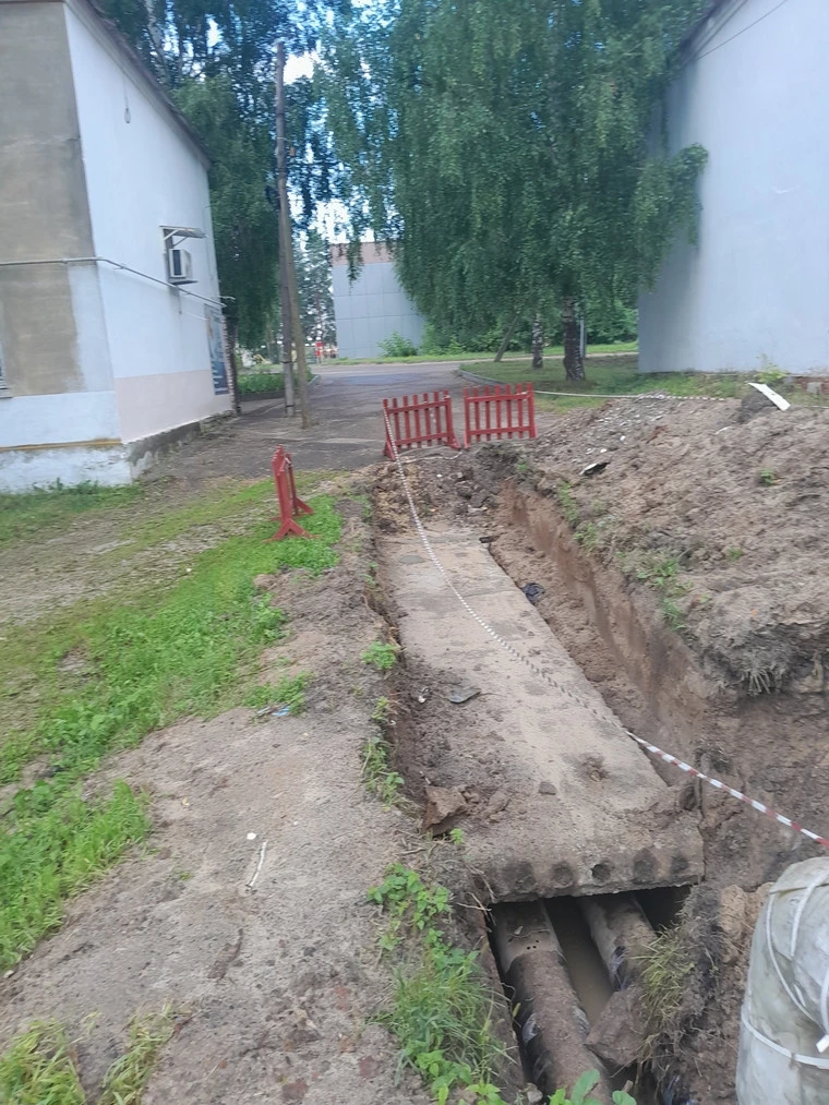 Перед отопительным сезоном , был произведен ремонт теплотрассы по адресу: рп. Шатки ул.Федеративная.