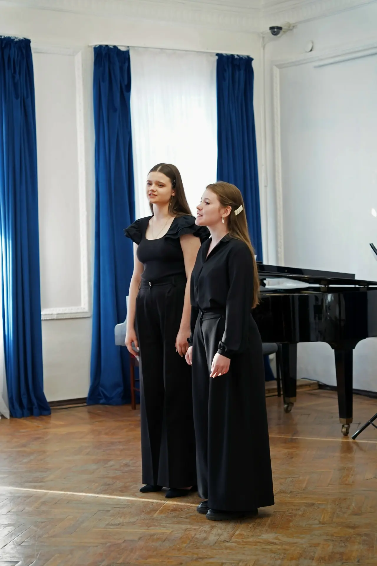 🎶Канун Дня России в Музее истории молодёжного движения ознаменовался концертом вокальных ансамблей 