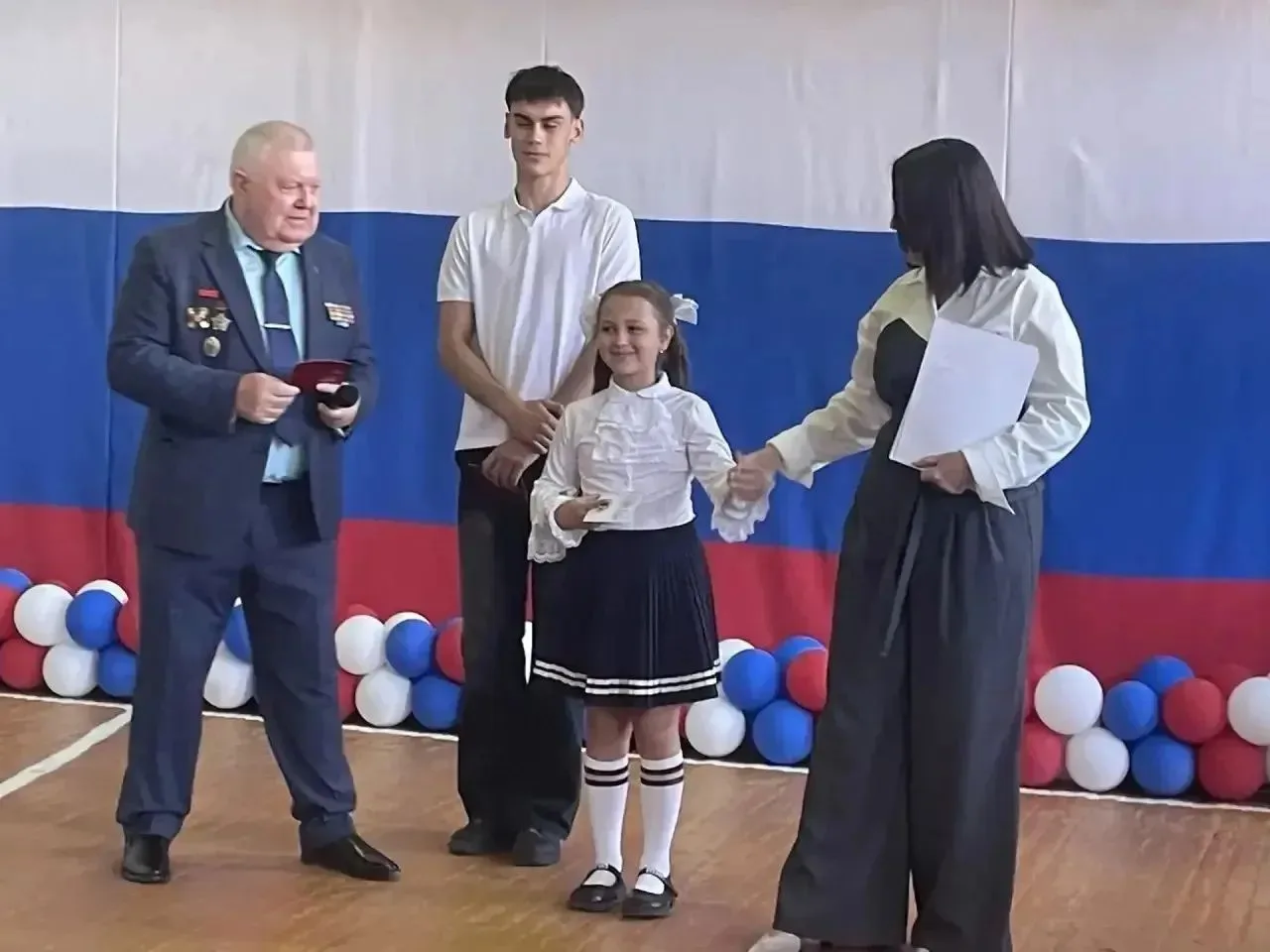 📣🔔Сегодня, 1 сентября, в МБОУ СОШ № 31  города Новошахтинска состоялась праздничная т...