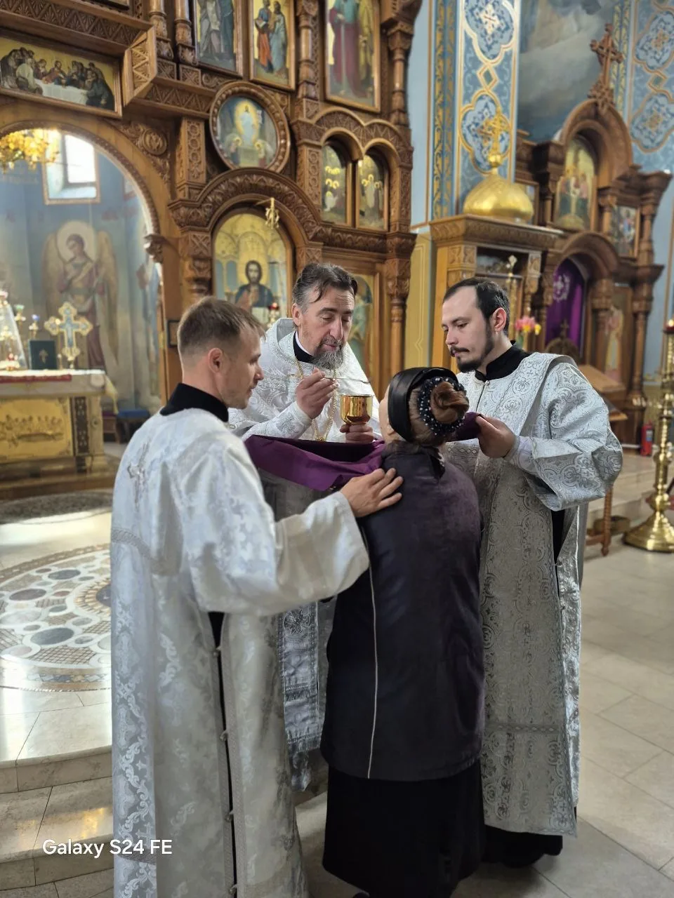 🕊В Великую Субботу в храме Феодоровской Иконы Божией Матери г. Бахчисарай совершена Бо...