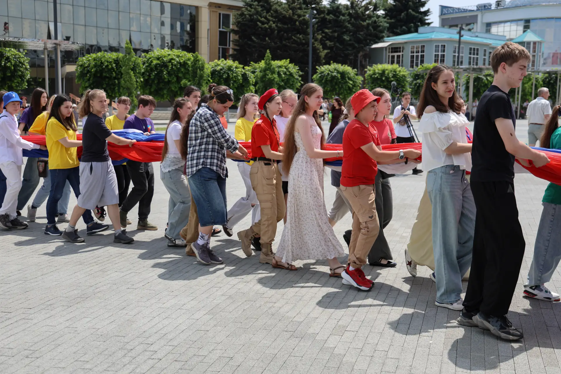 МОЙ ФЛАГ - МОЯ ГОРДОСТЬ

Сегодня страна отмечает один из важнейших государственных праздников — День