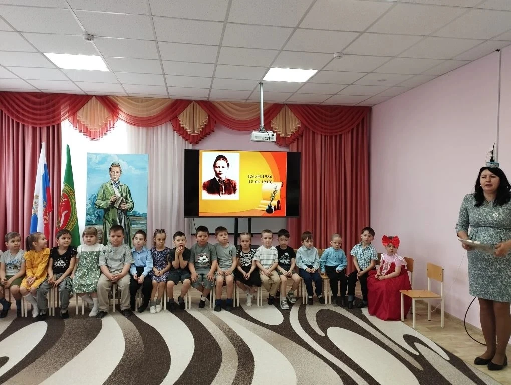 Габдулла Тукай безнең йөрәкләрдә! 
Тукай в наших сердцах! 
С воспитанниками провели мероприятие,  по