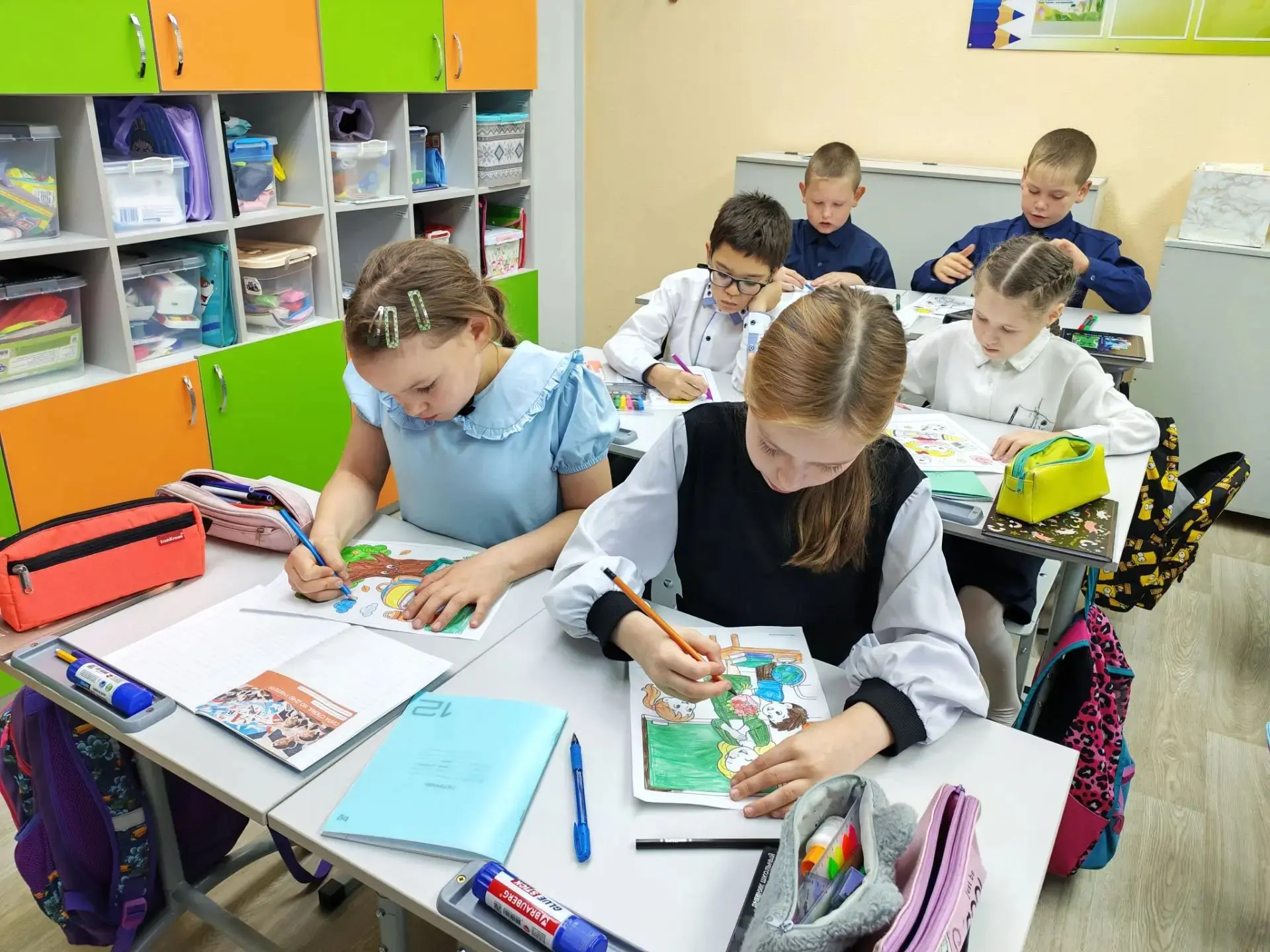 Сегодня, 5 октября, в нашей школе прошли занятия из цикла "Разговоры о важном".