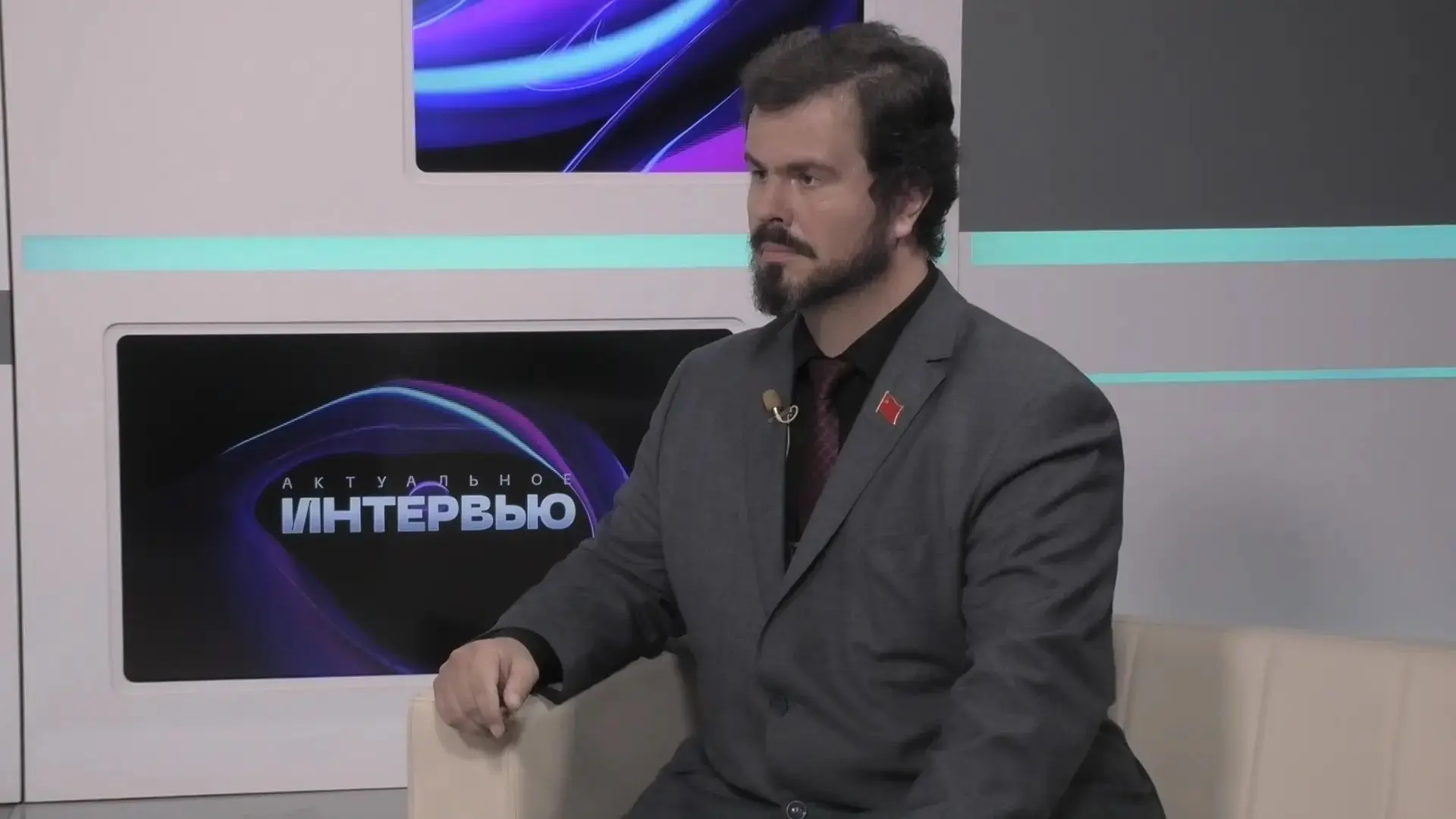 «Этот символ – не просто герб, а знак преступлений»: историк Станислав Сливко о протест...