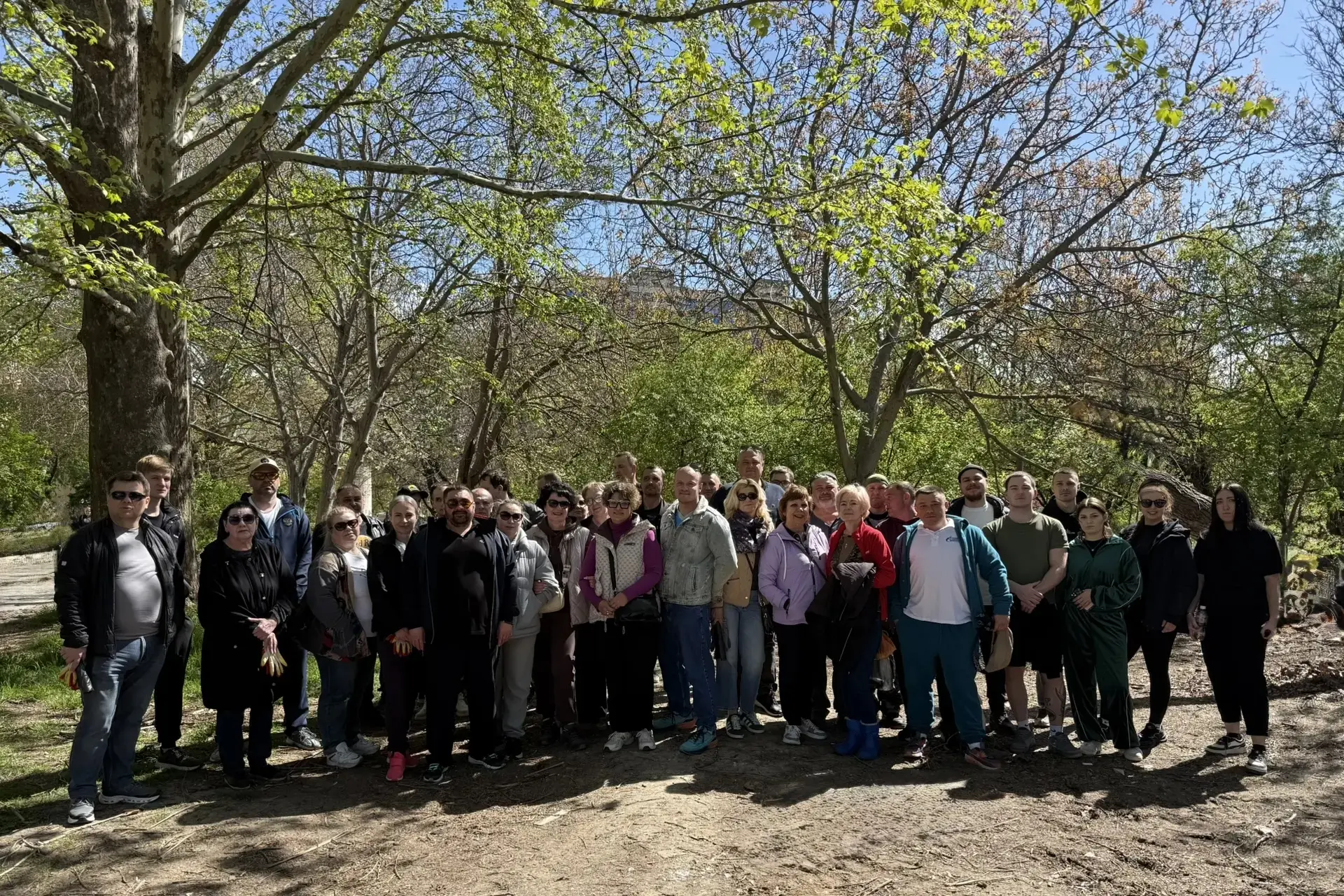 🧹 Работники АО"Теплоэнерго" приняли активное участие в общегородском субботнике.