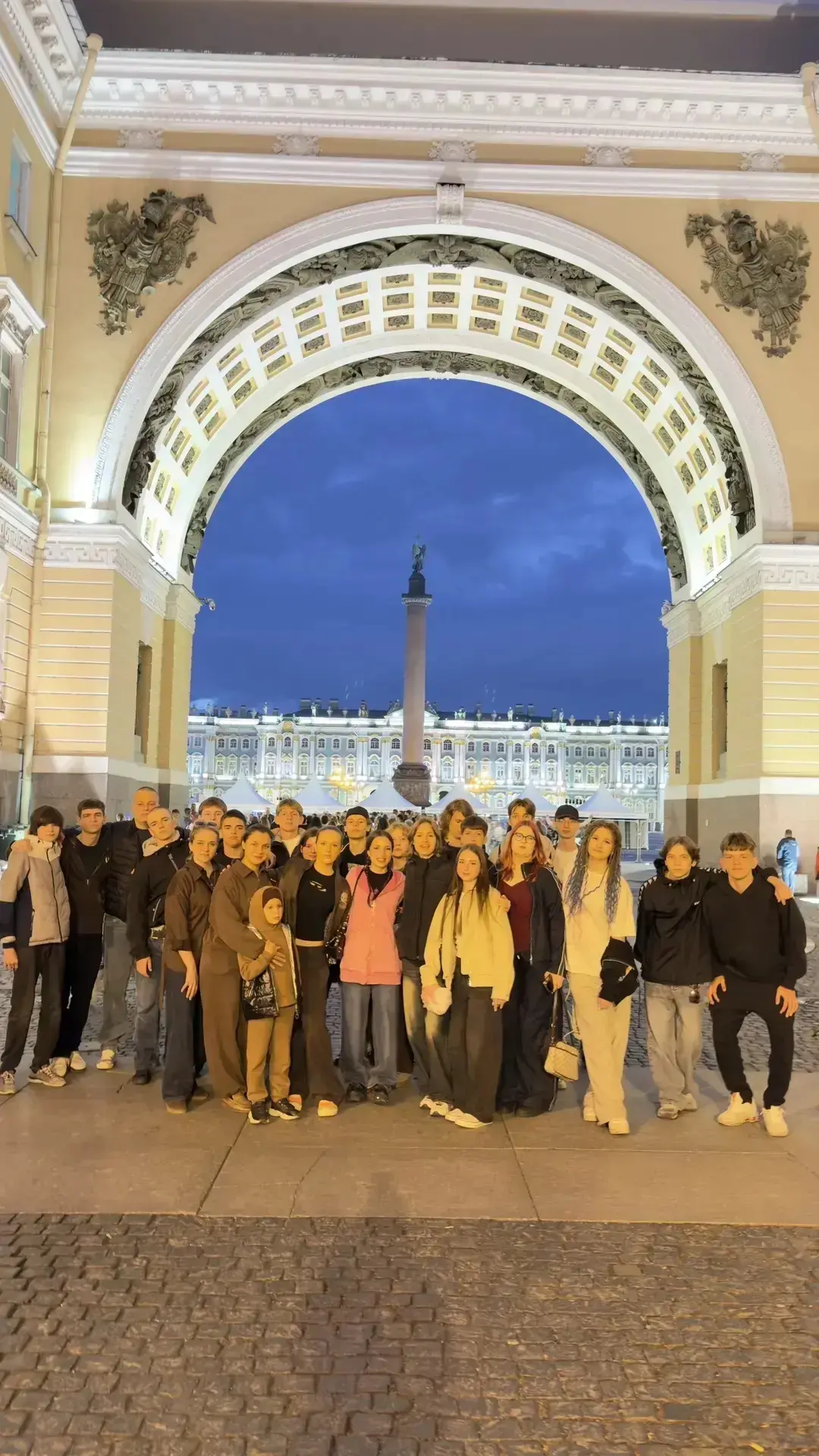 🌉В РИТМЕ ВЕЛИКОГО ГОРОДА 
 
 Обучающиеся Академического лицея № 14 имени генералиссимуса А.В. Сувор