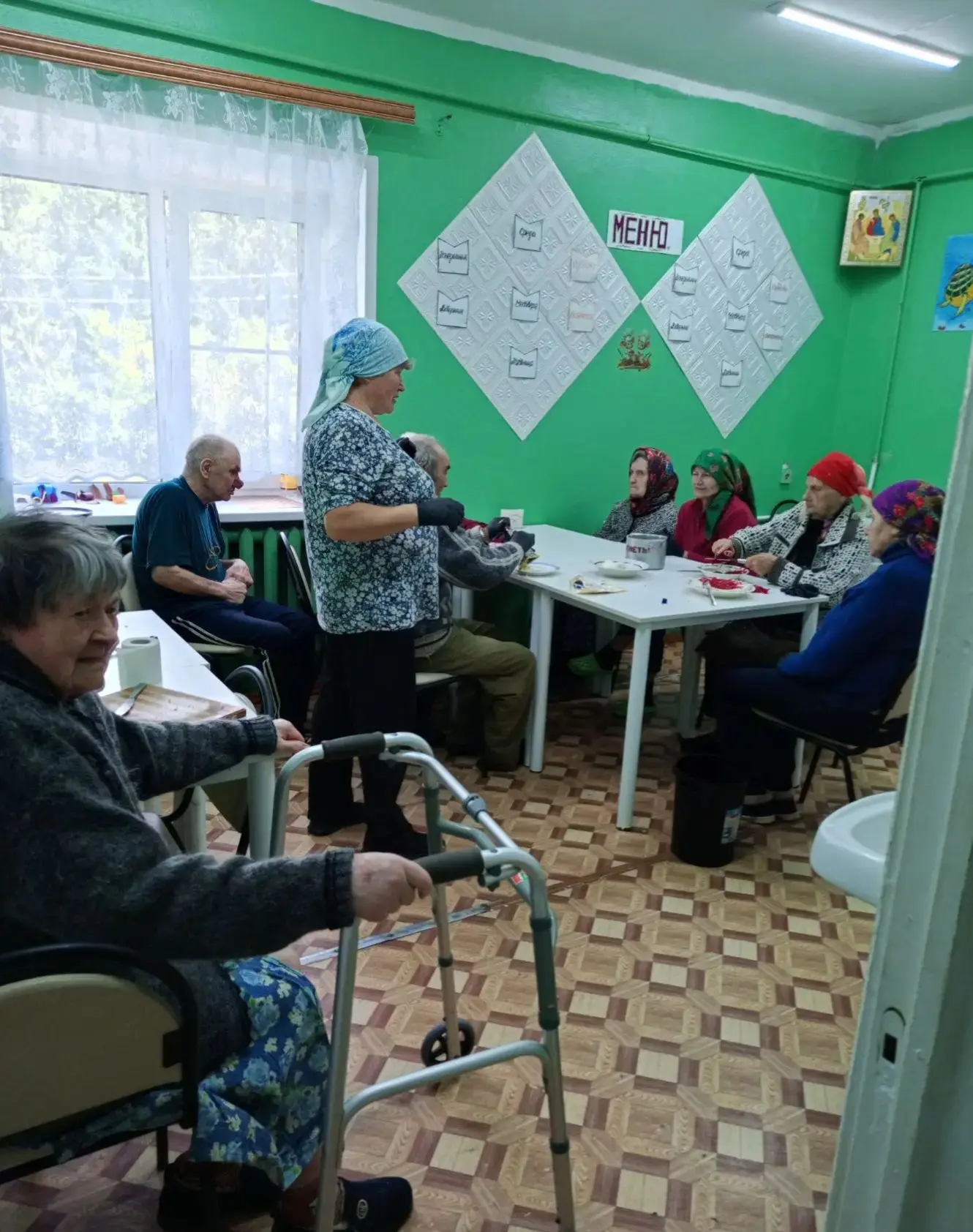 В отделении временного проживания клуб «Поварёнок» снова в деле! Наши участники пригото...