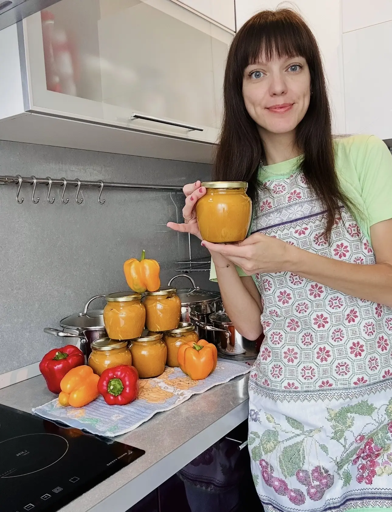 Очень люблю этот рецепт вкусной кабачковой икры. Каждый год делюсь им с вами и многие у...