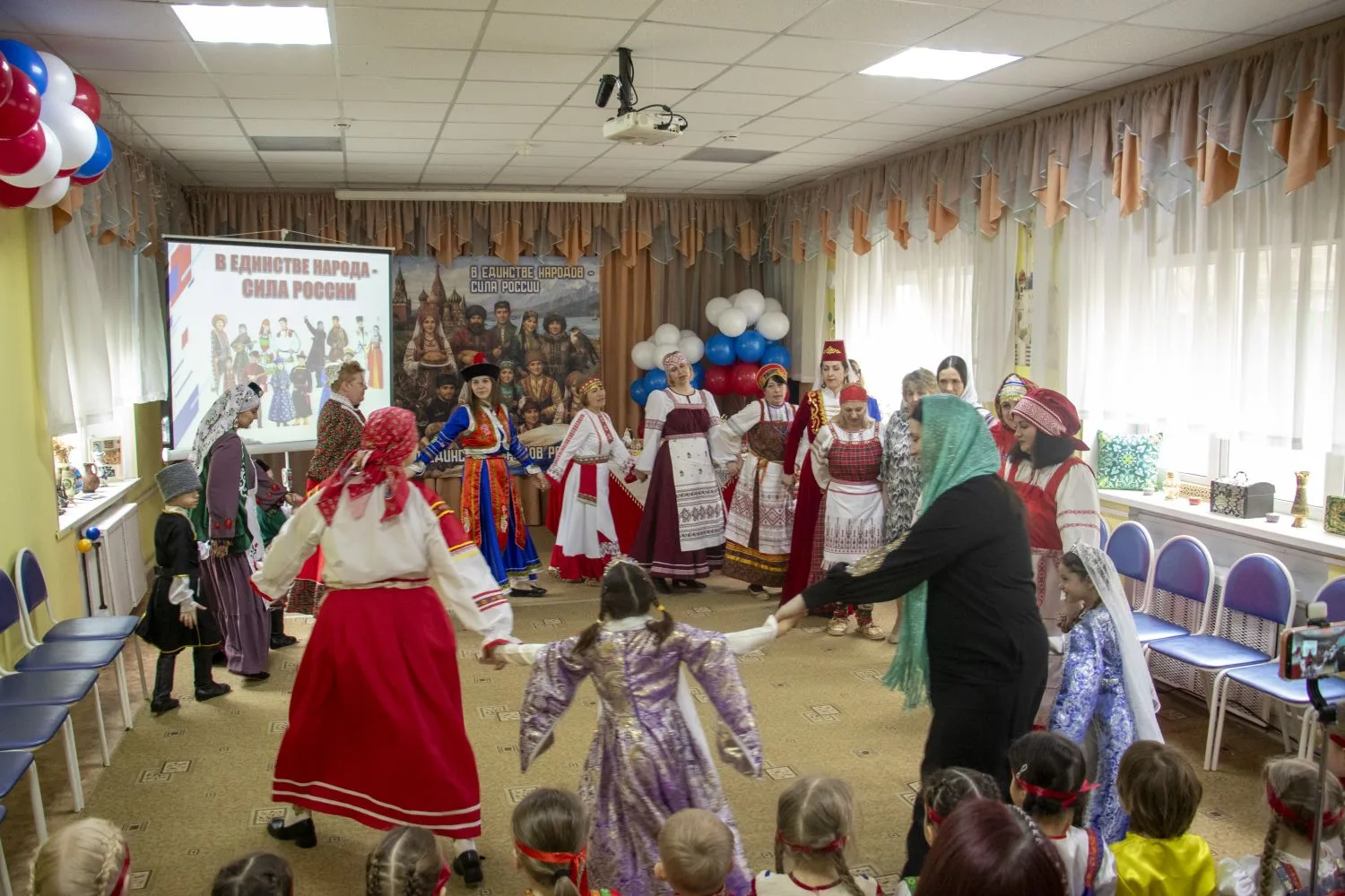 🇷🇺 О народах России узнали и попробовали традиционные блюда на фестивале народов России на Петровско