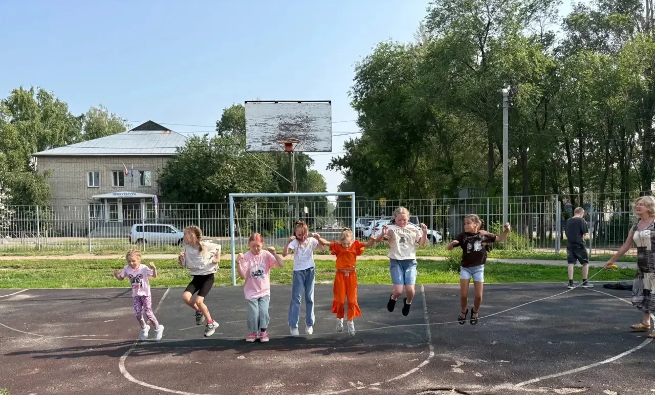 17 июня 2026: День радости и памяти

✅Сегодняшний день в пришкольном лагере прошёл под девизом «Будь