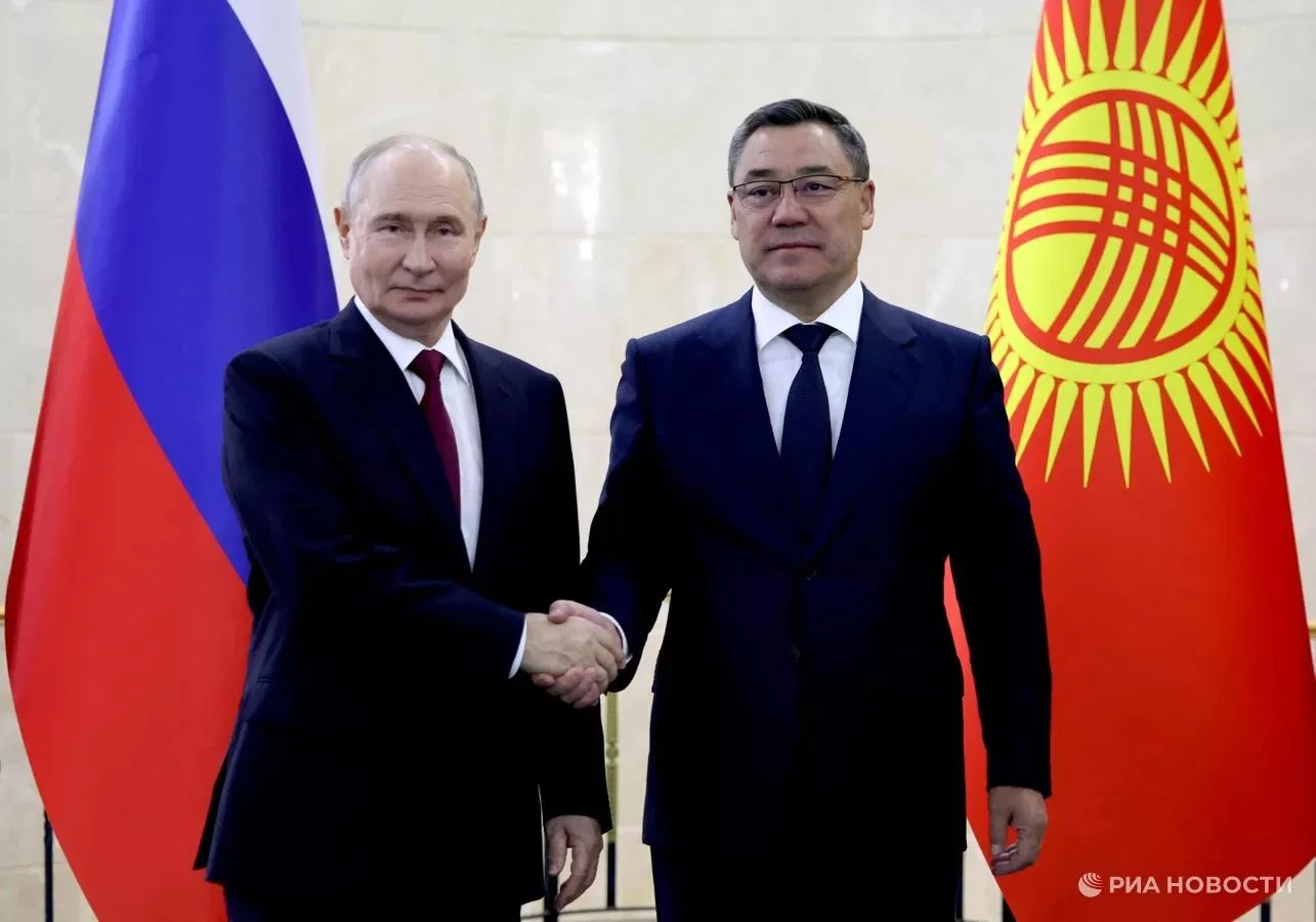 Жапаров поздравил Путина с днем рождения.