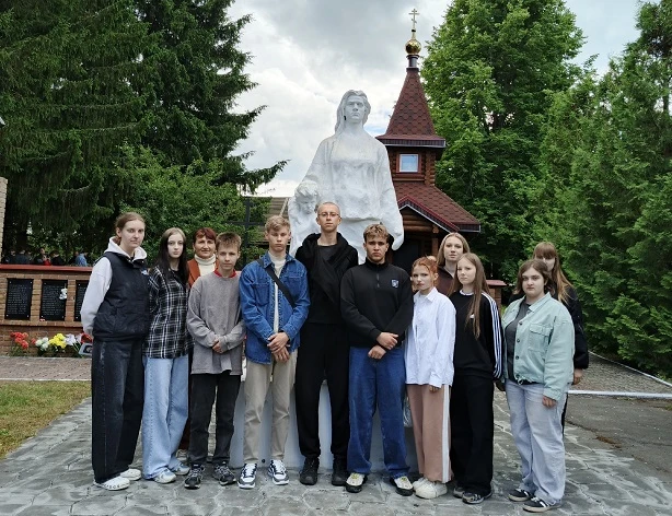 🕯 В преддверии Дня памяти и скорби студенты агротехнологического колледжа им. П.Д. Рылько и Мичурин