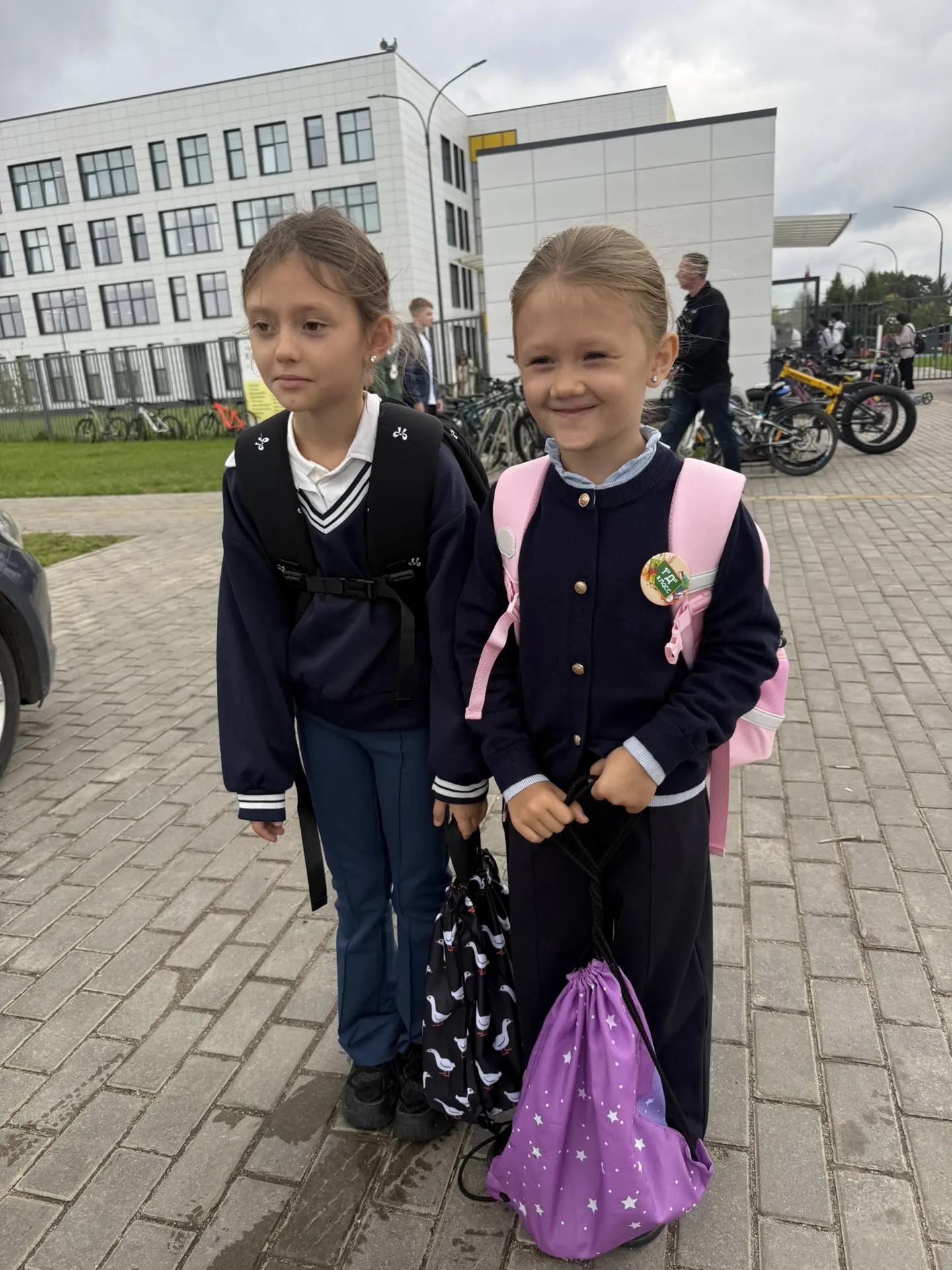 Угадайте кто на фото первоклассник? 😂😂😂