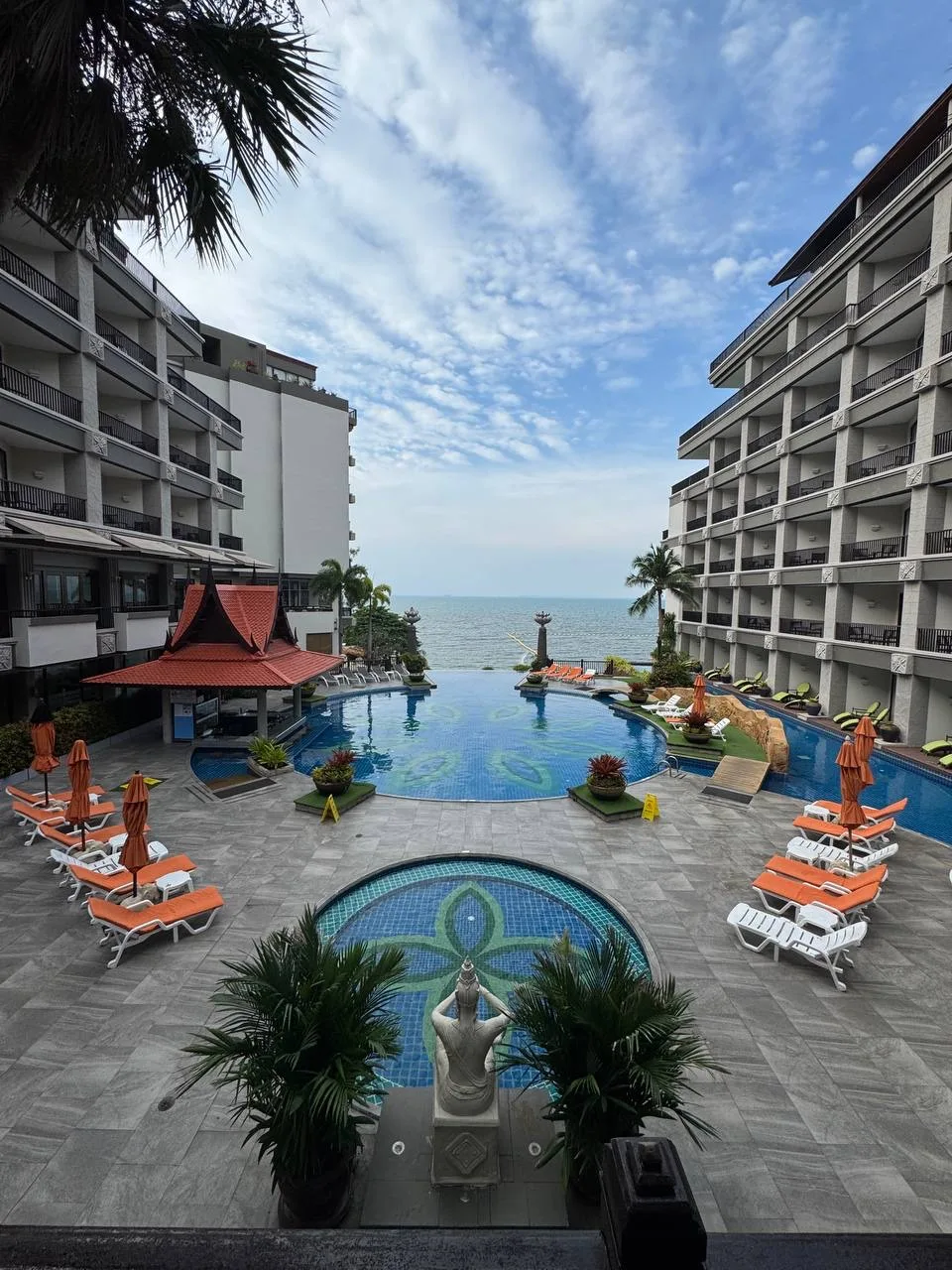 🇹🇭Отель в Паттайе на первой линии🇹🇭  Отзыв на Garden Cliff Resort 5*: отель оставил очень приятные в