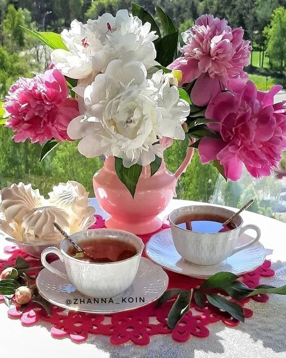 🍃🌺 ☕️ 🌺🍃

Чудесное утро с рассветом пришло,
И двери открыло в день новый, красивый.
Пусть будет 