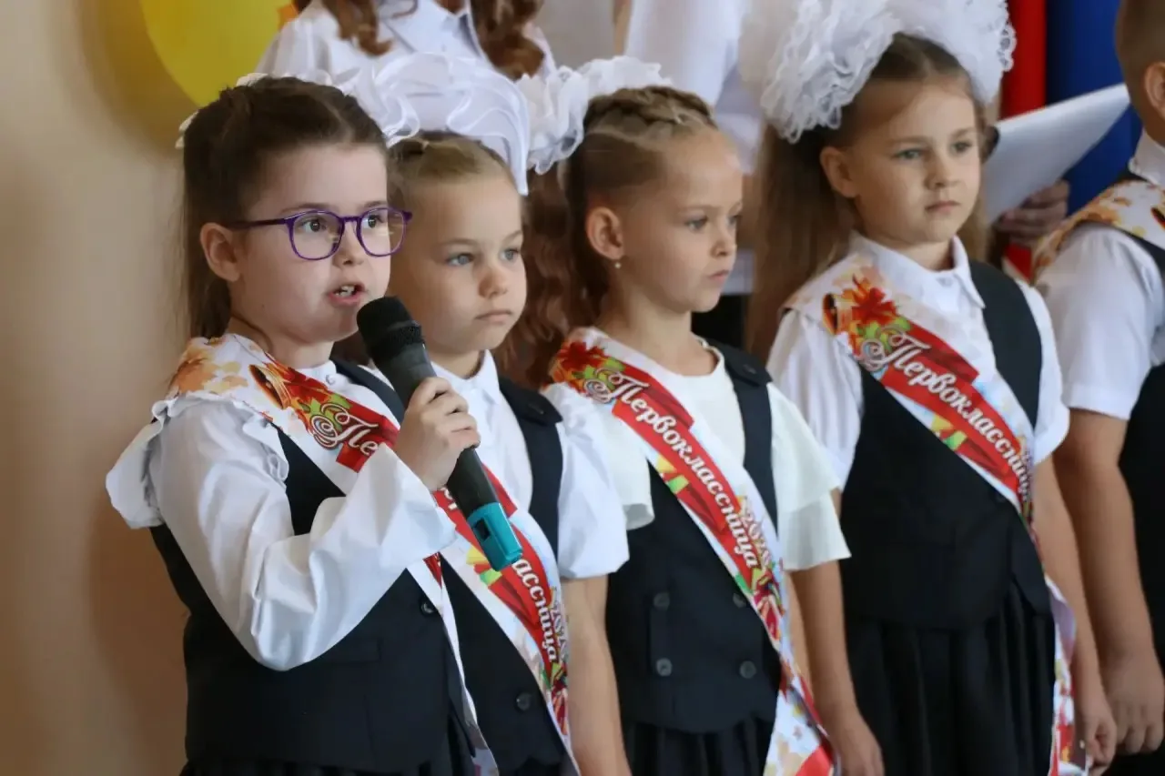 Сегодня в нашей школе №18 состоялась торжественная линейка, посвящённая  1 сентября — Д...