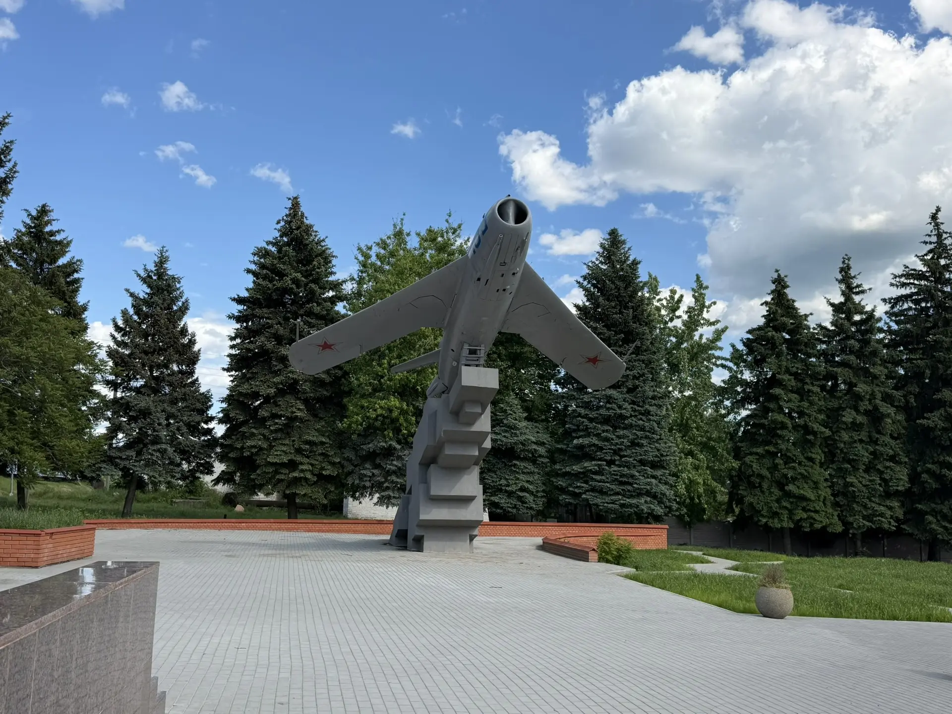 Доброе утро, уважаемые жители Тельмановского округа! ☀️

Рабочий ритм уже набран, дела идут своим че