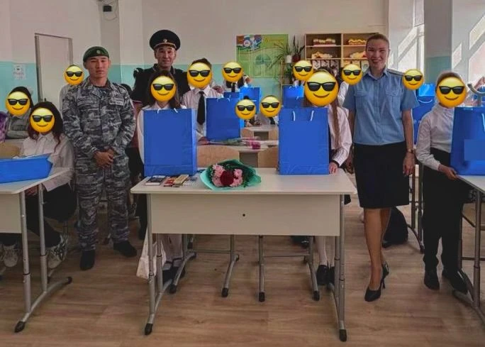 Судебные приставы Якутии установили шефство над классом в школе № 20