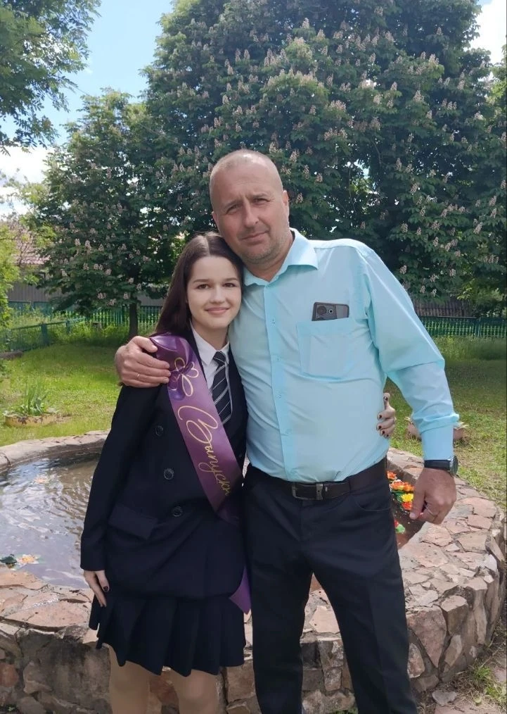 🎓 Папина гордость!

Стали известны первые результаты ЕГЭ, и мы с гордостью спешим поделиться этой н