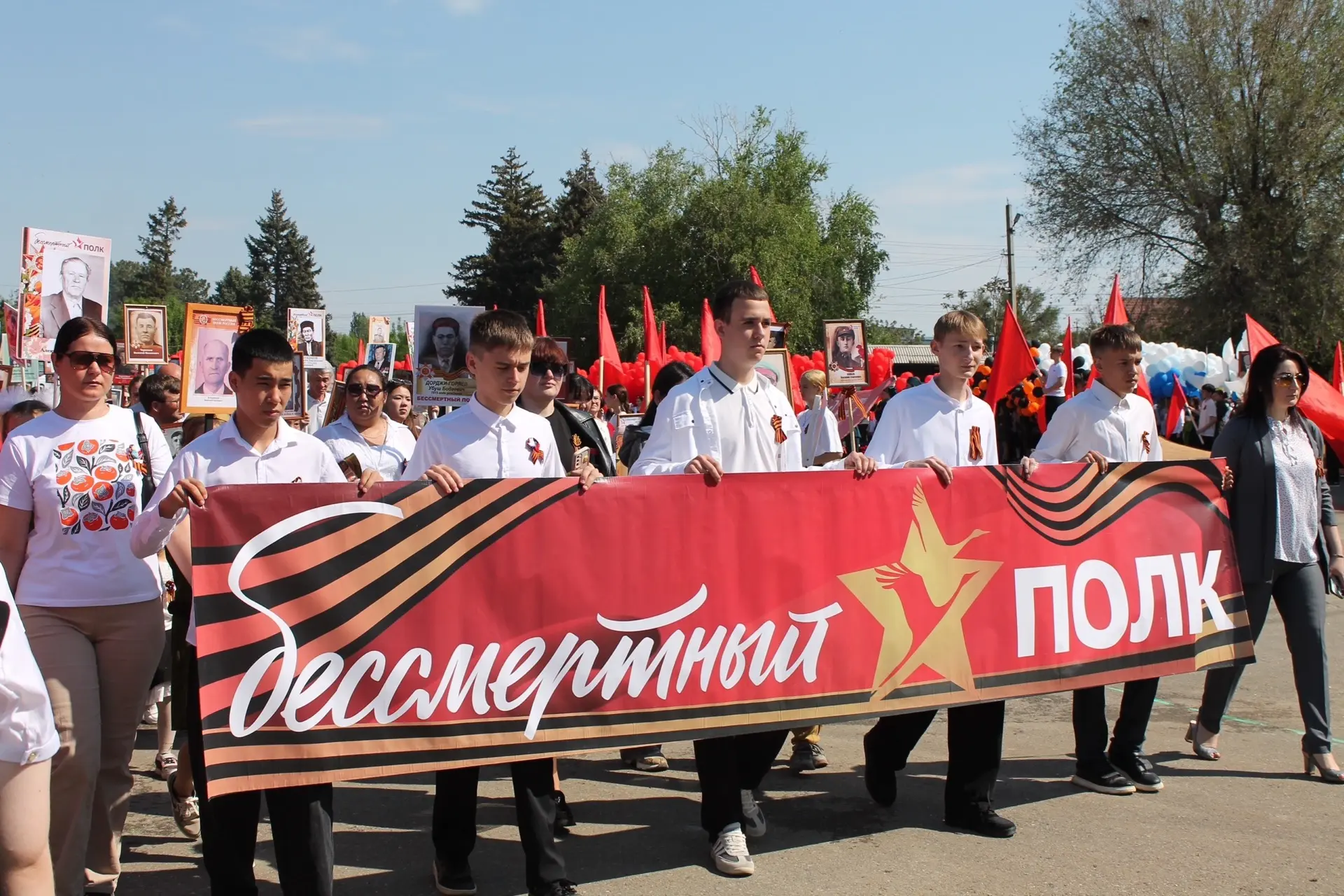 Дорогие жители Лиманского округа!  Сердечно поздравляю вас с 9 Мая — Днём Победы в Великой Отечеств