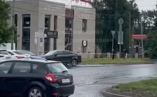 Оцепили все магазины в Мясново (Пятёрочка, Магнит, заправка, автосервис).

📱 ЧИТАЙТЕ НАС В MAX