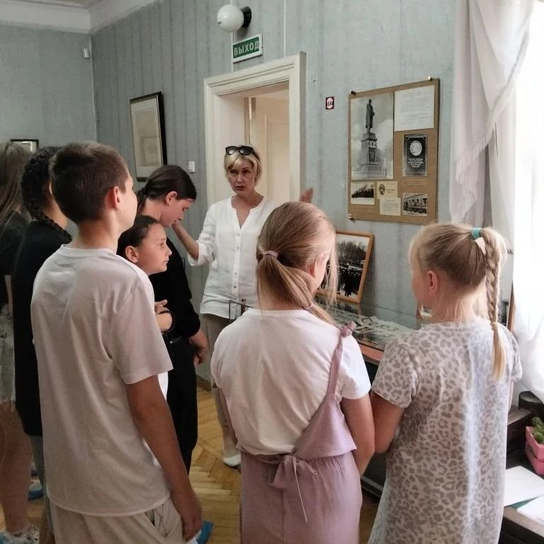Экскурсия в дом‑музей В. В. Вересаева: путешествие в мир литературы 
   
Сегодня воспитанники пришко