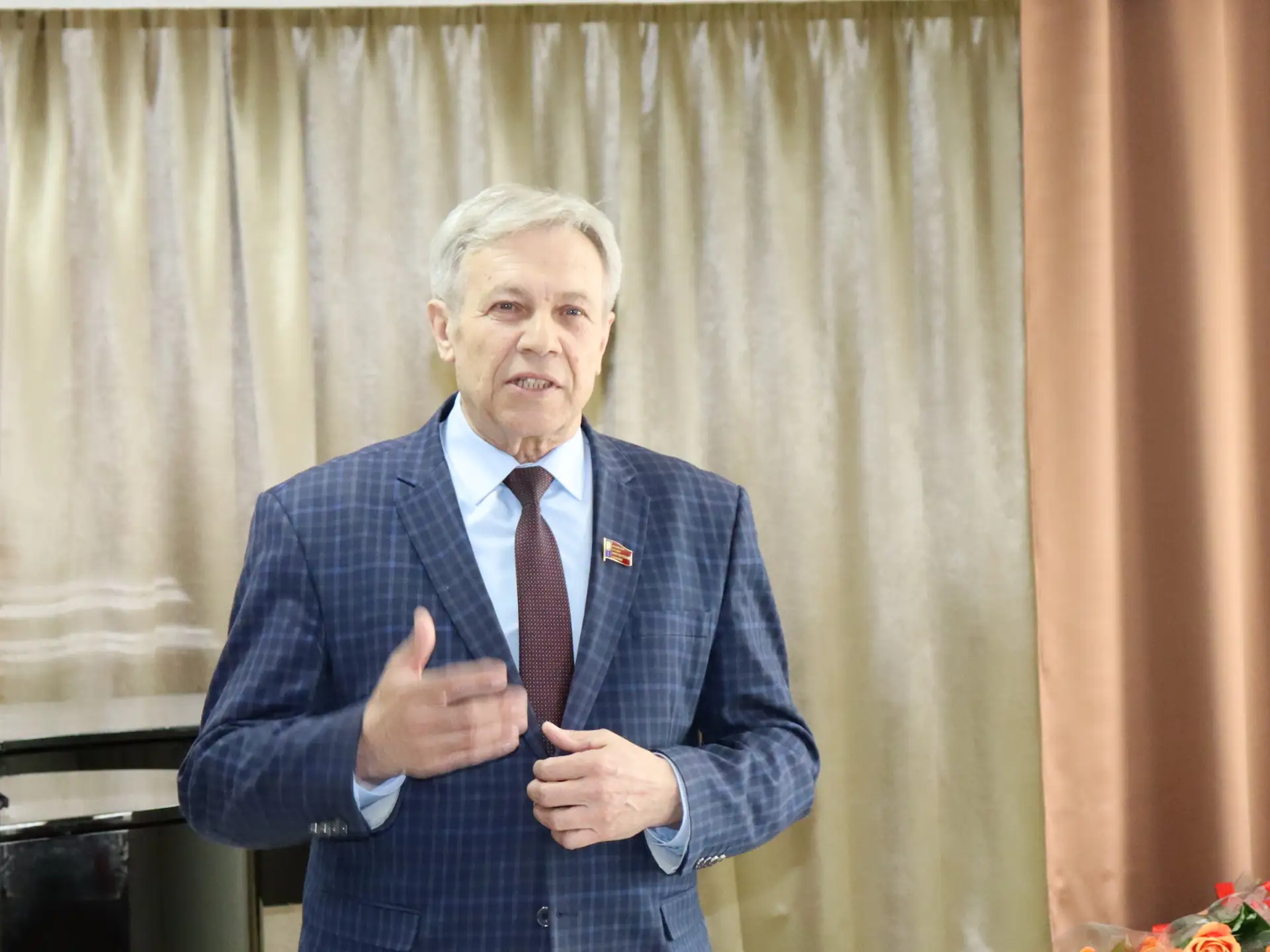 Владимир Лещенко прокомментировал запрет на продажу вейпов в крае

Алтайский край собирается восполь