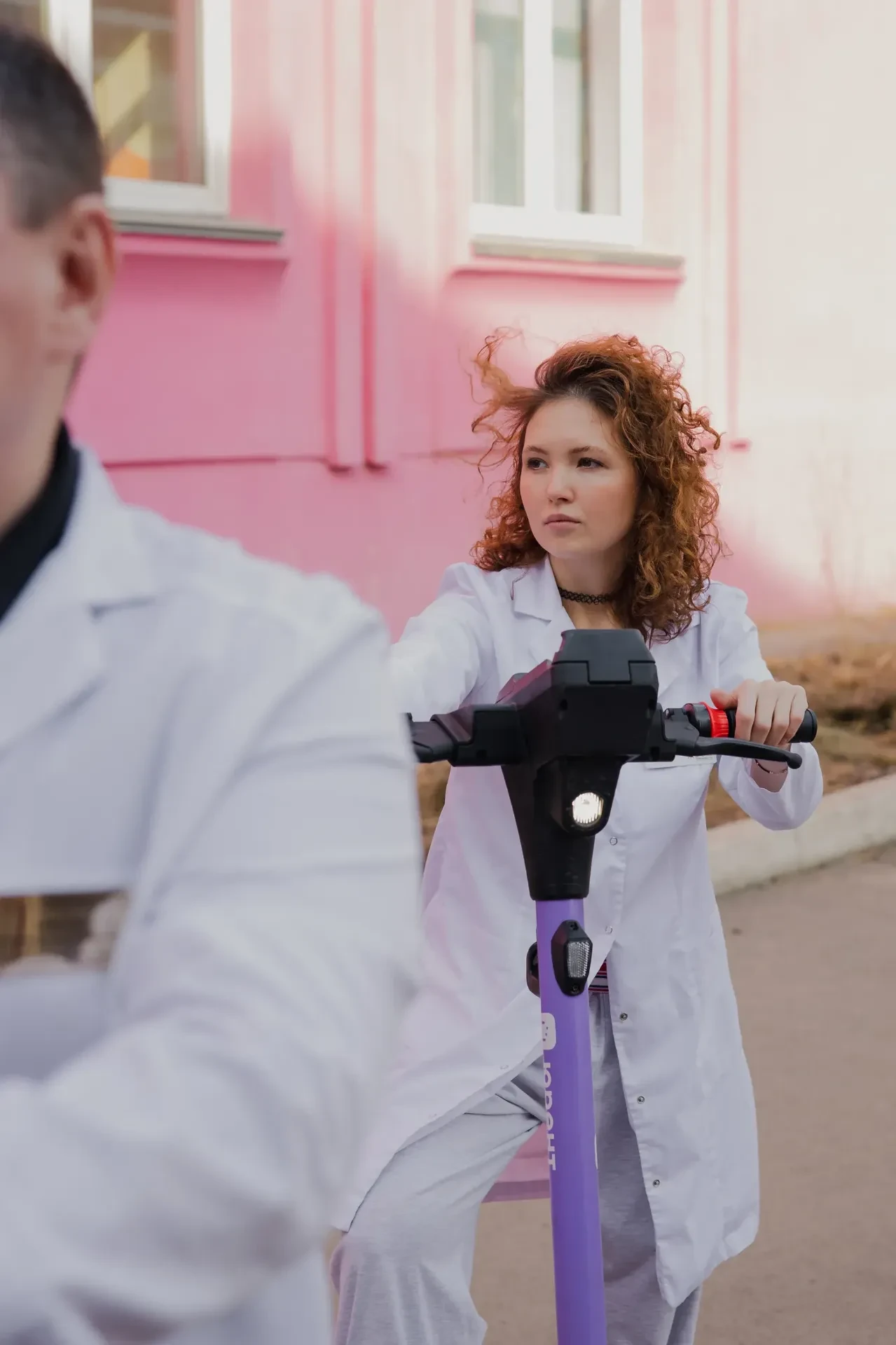 🛴 Доктор едет к вам!   Ежедневно наши врачи проходят пешком порядка 10 км, чтобы помочь каждому паци